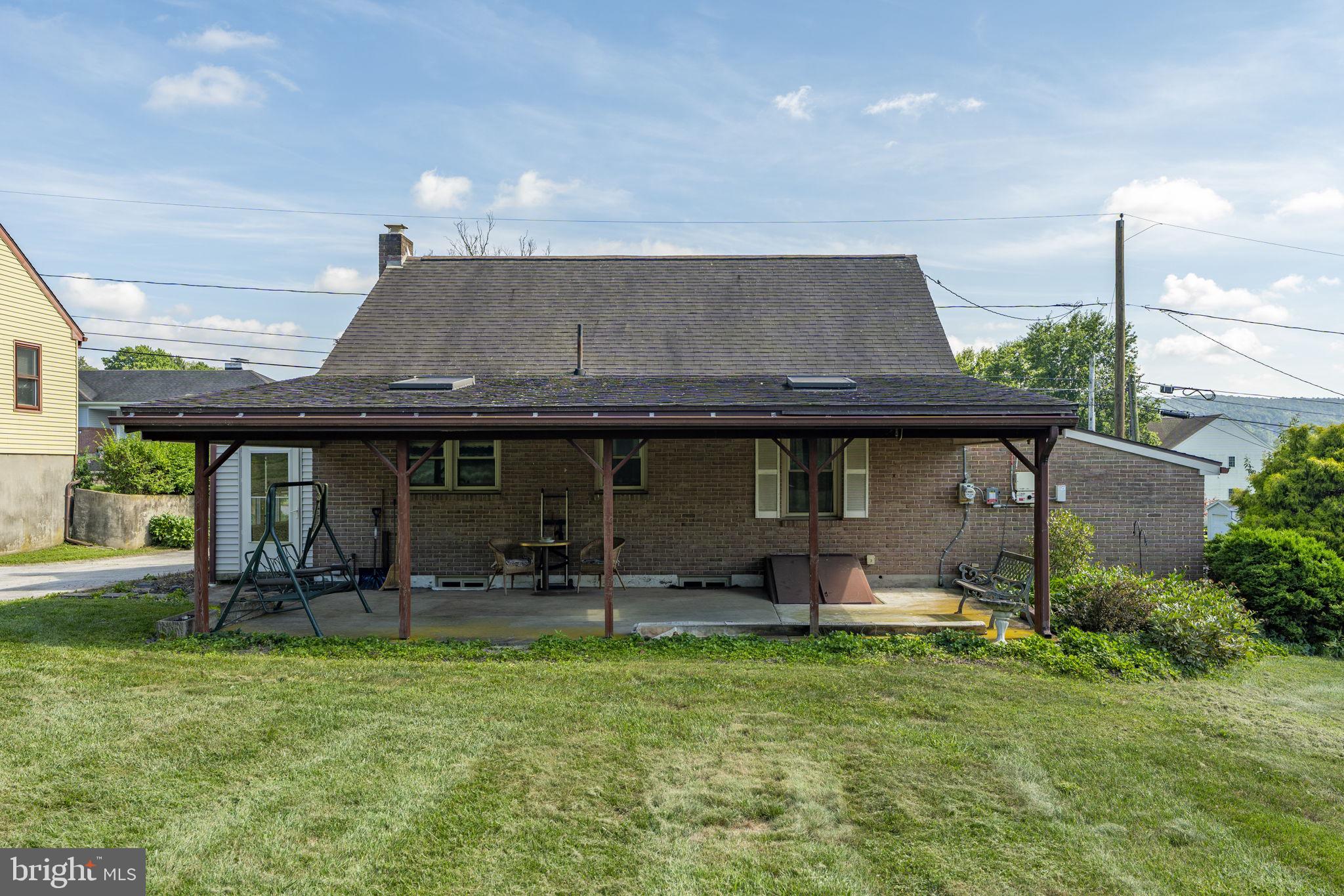 125 E COLLEGE AVENUE