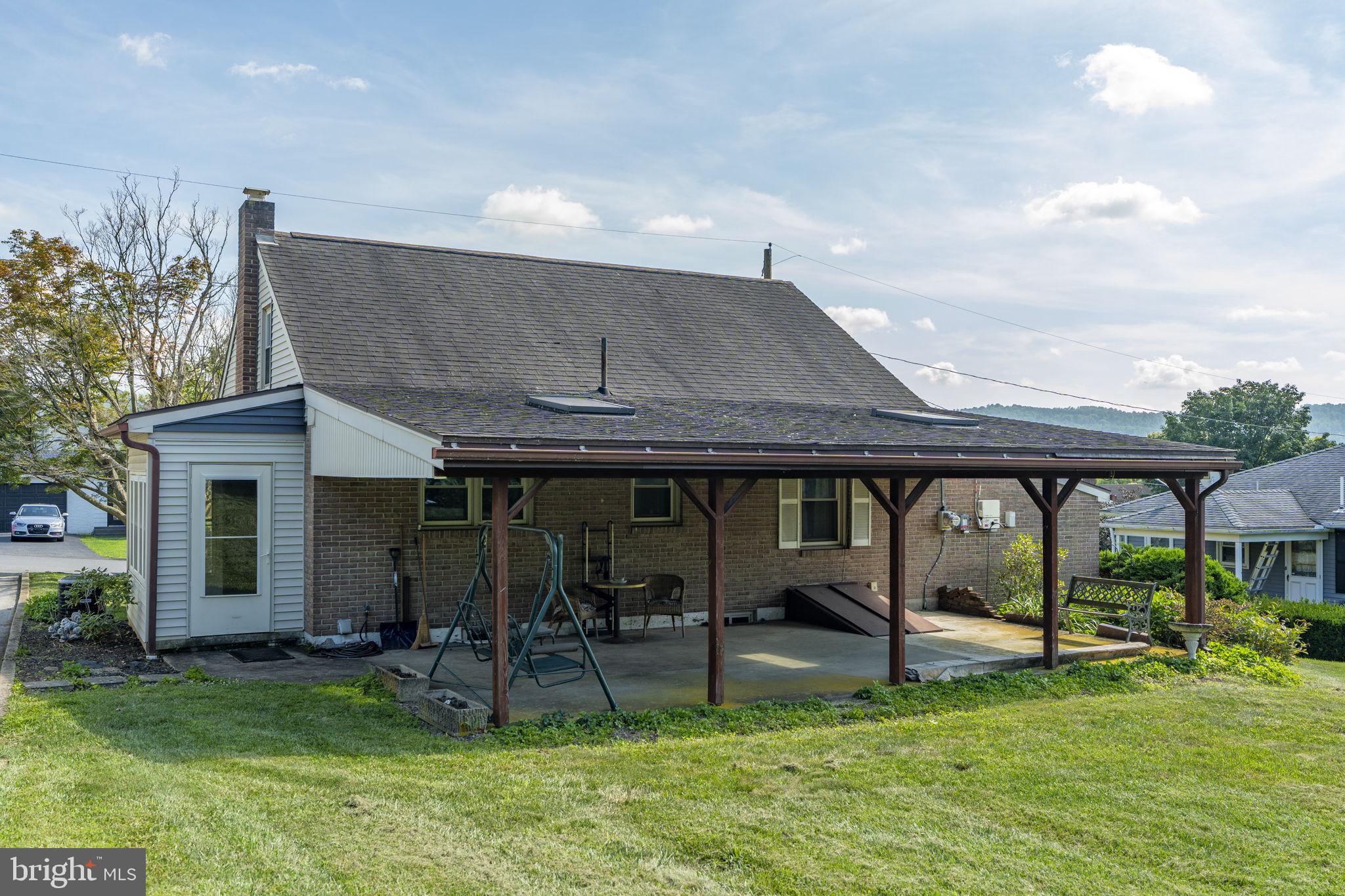 125 E COLLEGE AVENUE