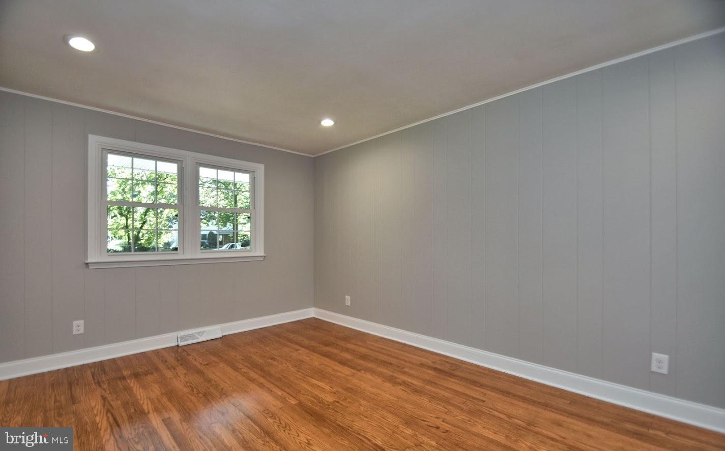 MONTGOMERY WOODS - Residential