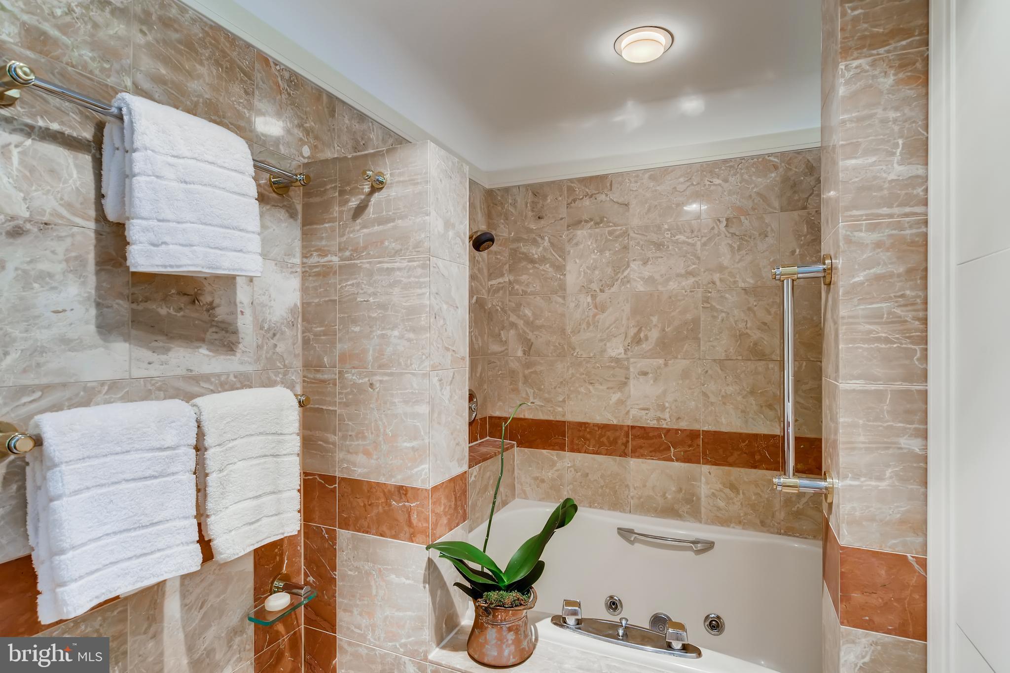 CAVES VALLEY - Residential