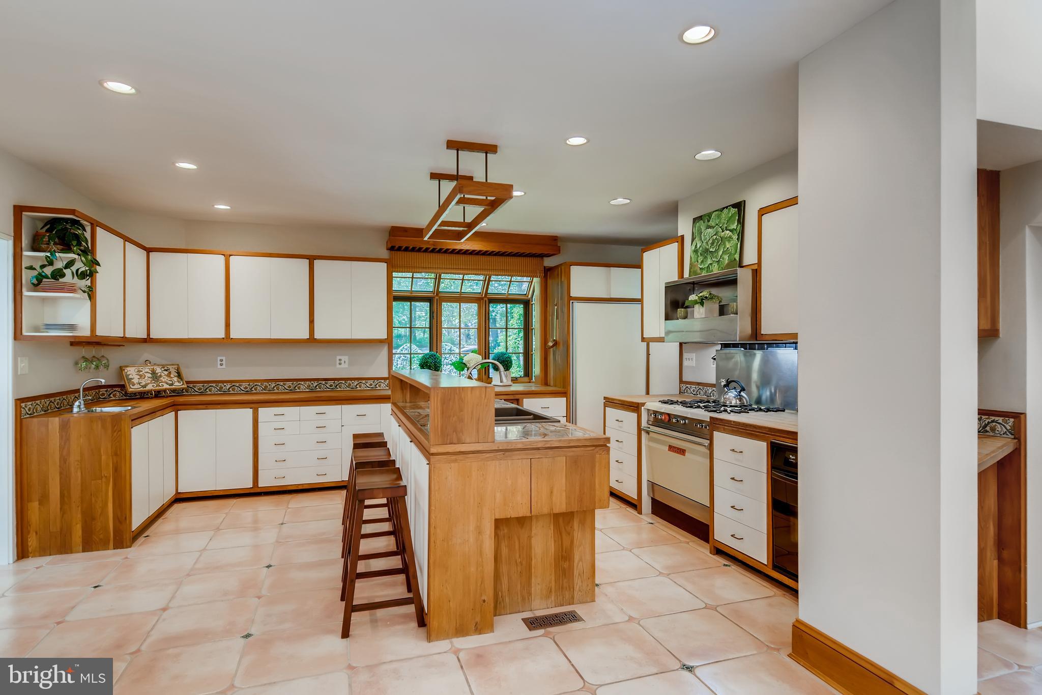 CAVES VALLEY - Residential