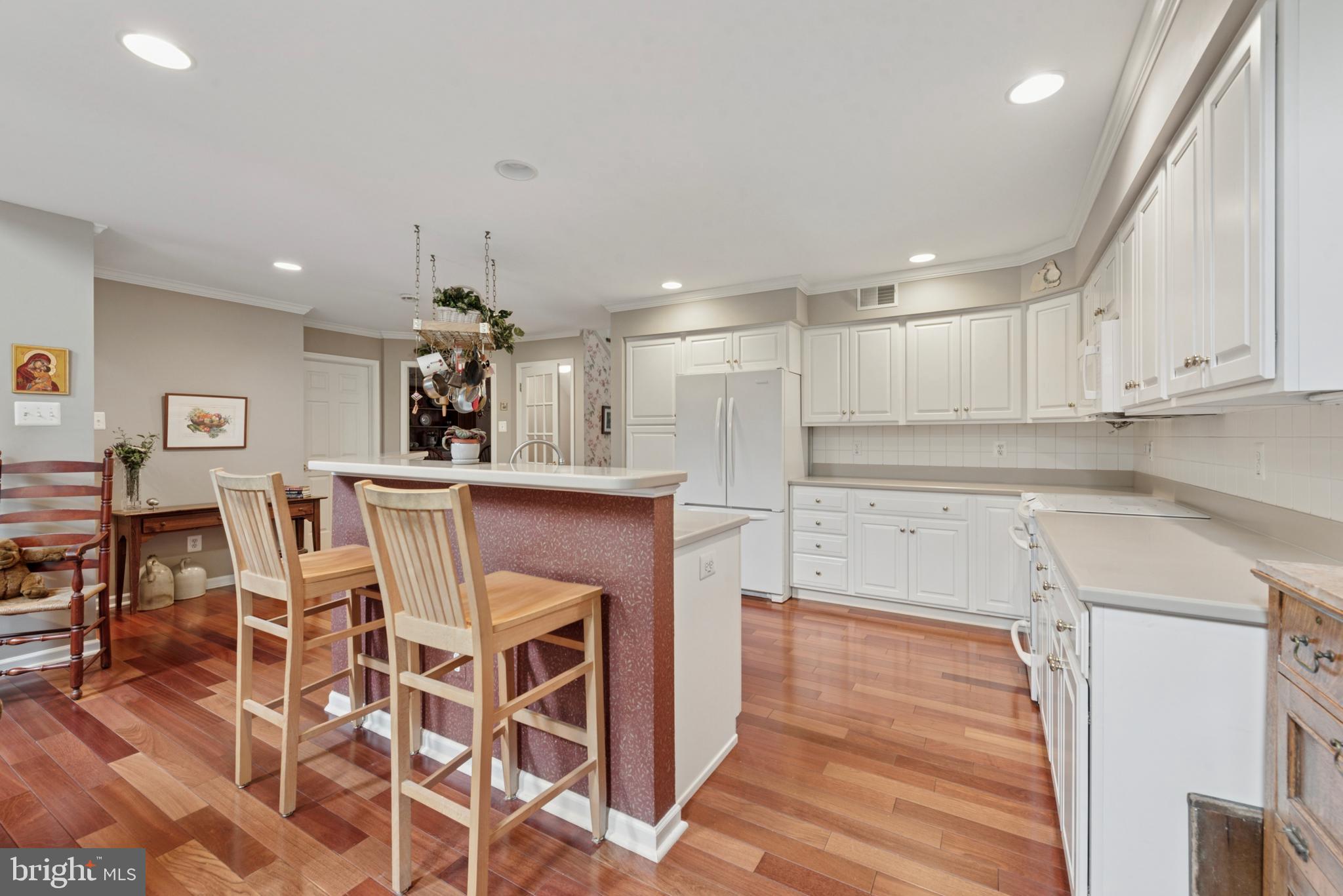 1577 VASSAR COURT