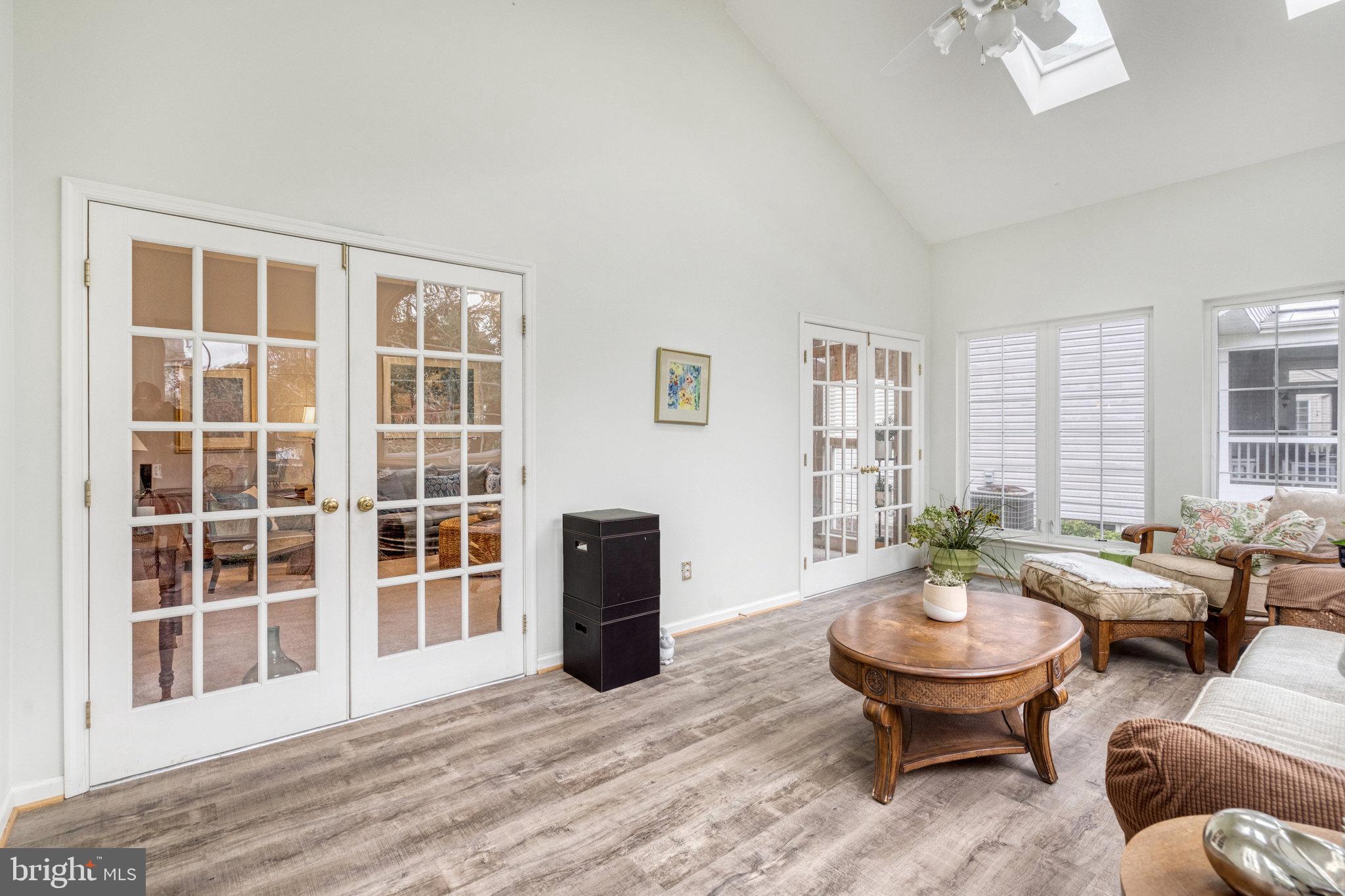 SOUTH RIDING - Residential