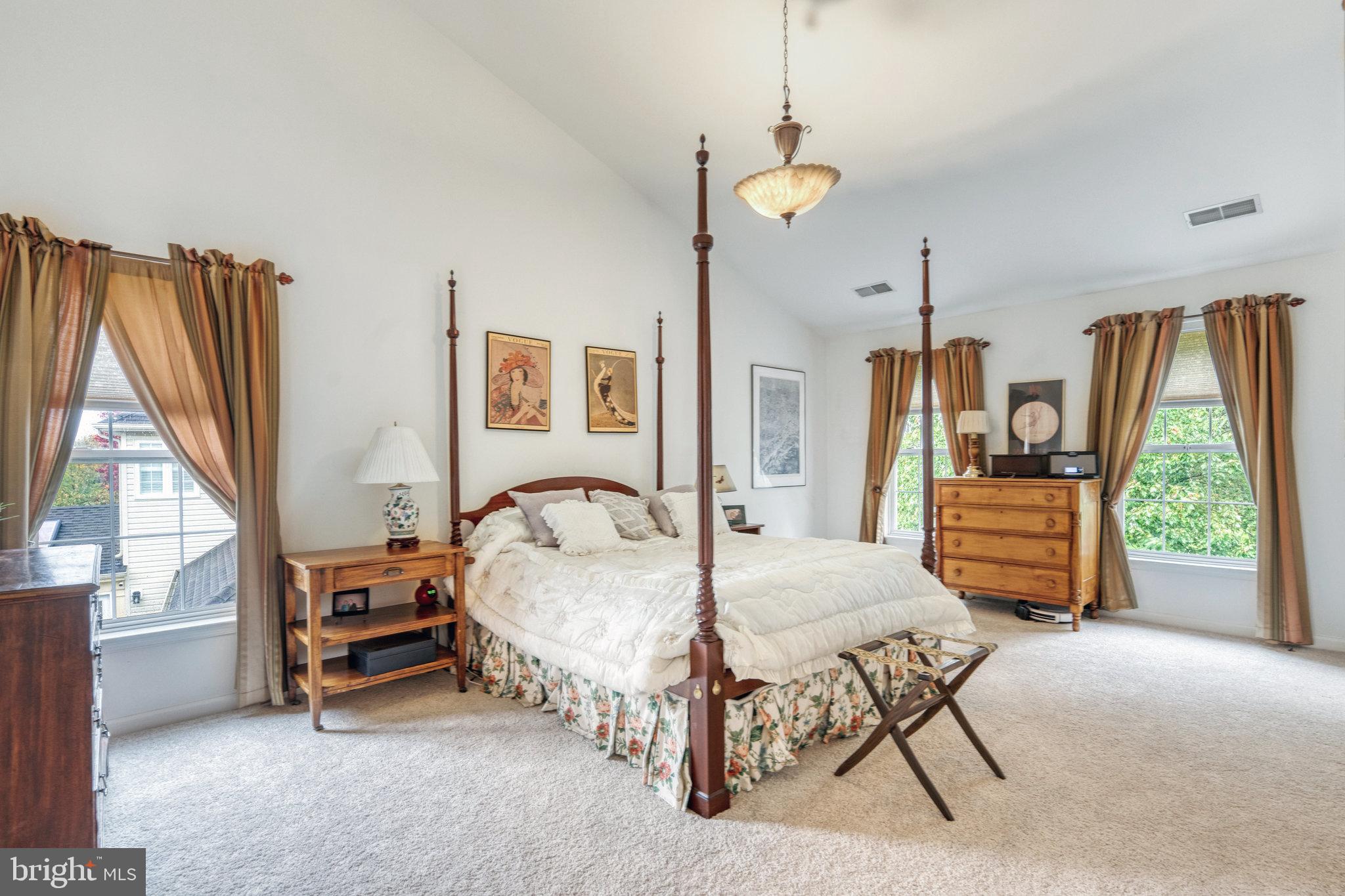 SOUTH RIDING - Residential