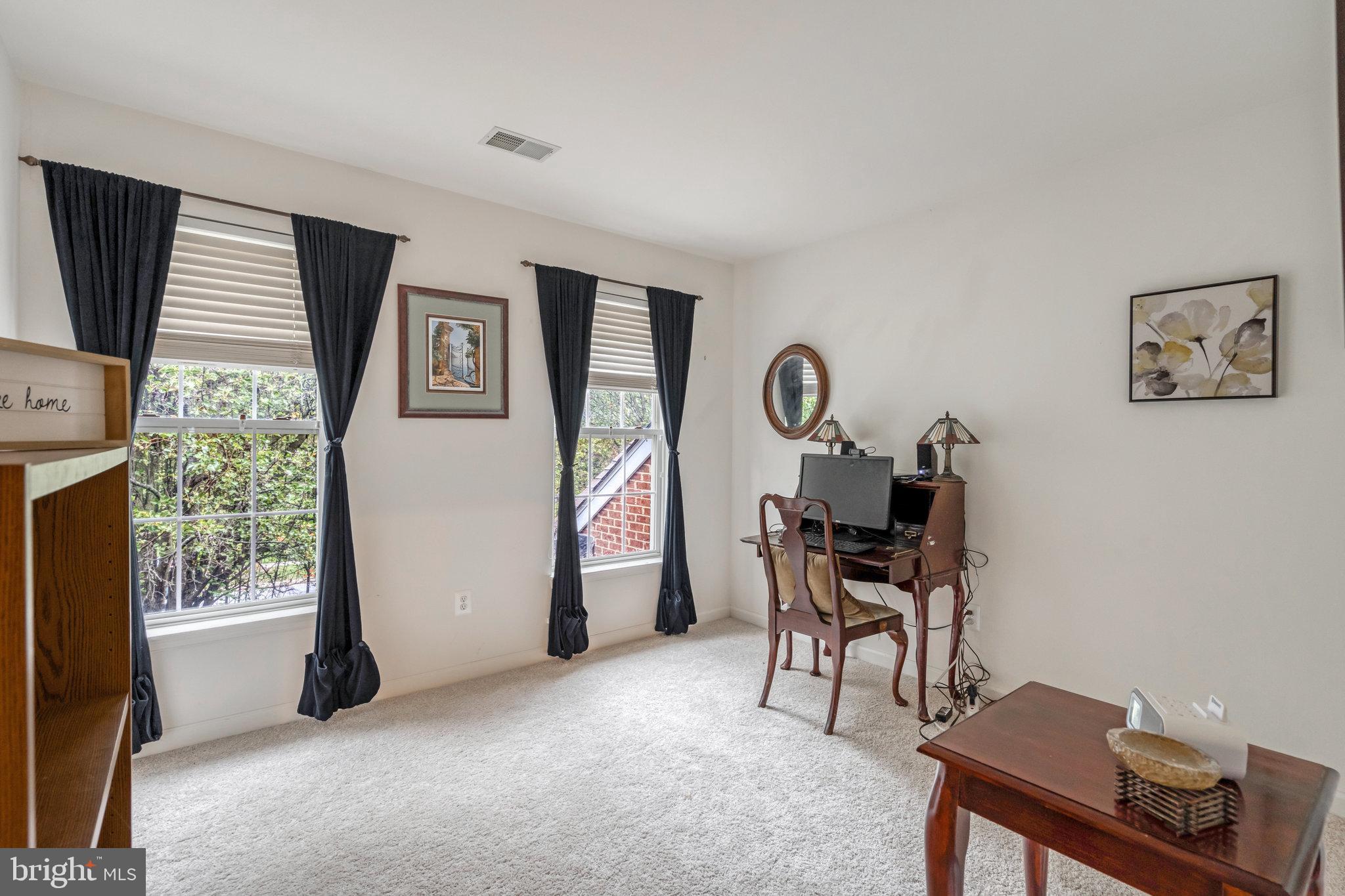 SOUTH RIDING - Residential