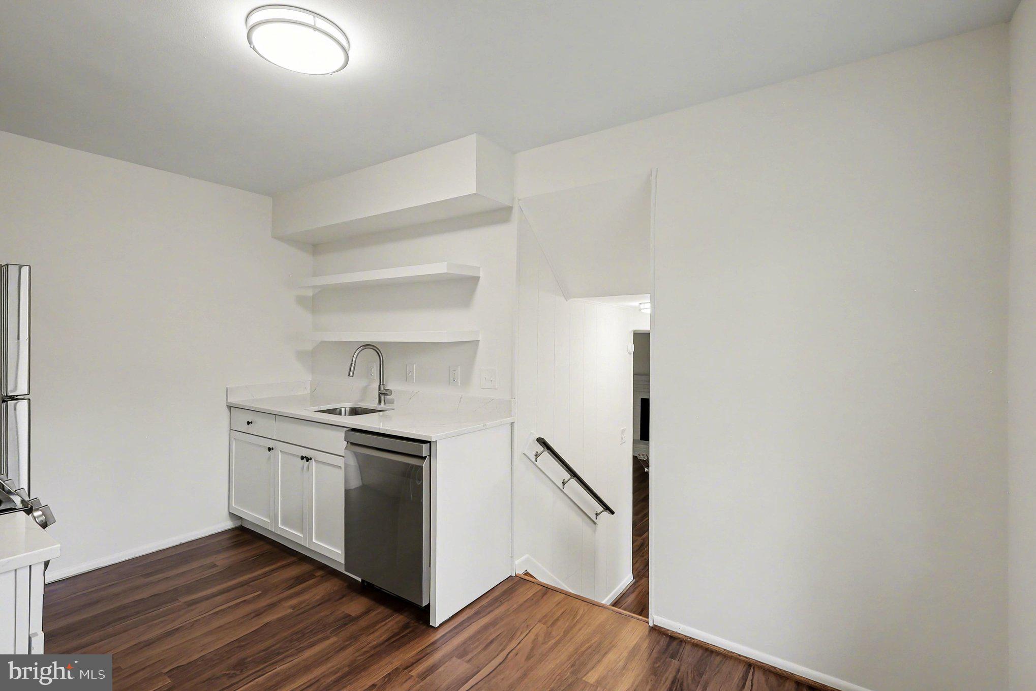 WHITFIELD GARDENS - Residential