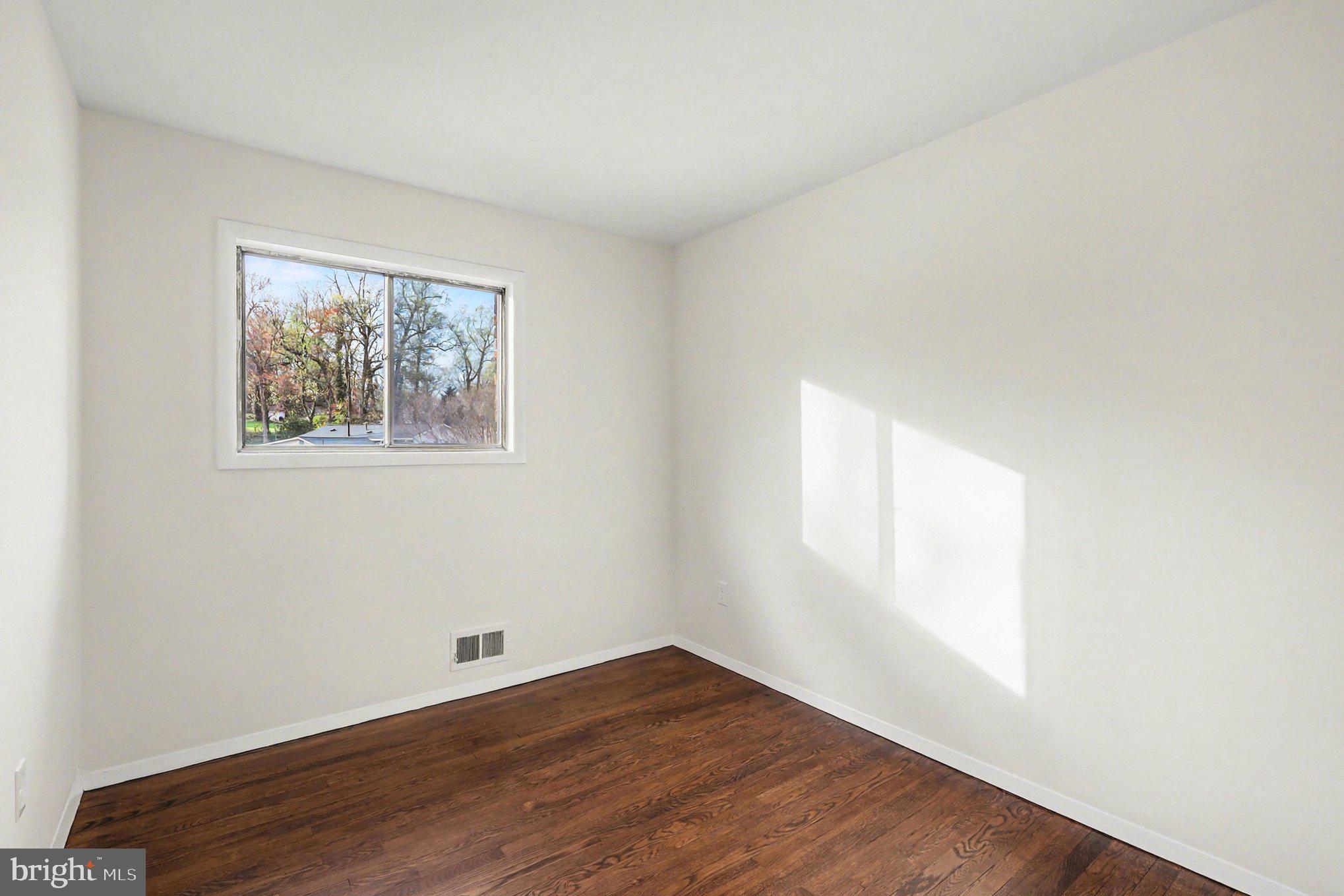 WHITFIELD GARDENS - Residential