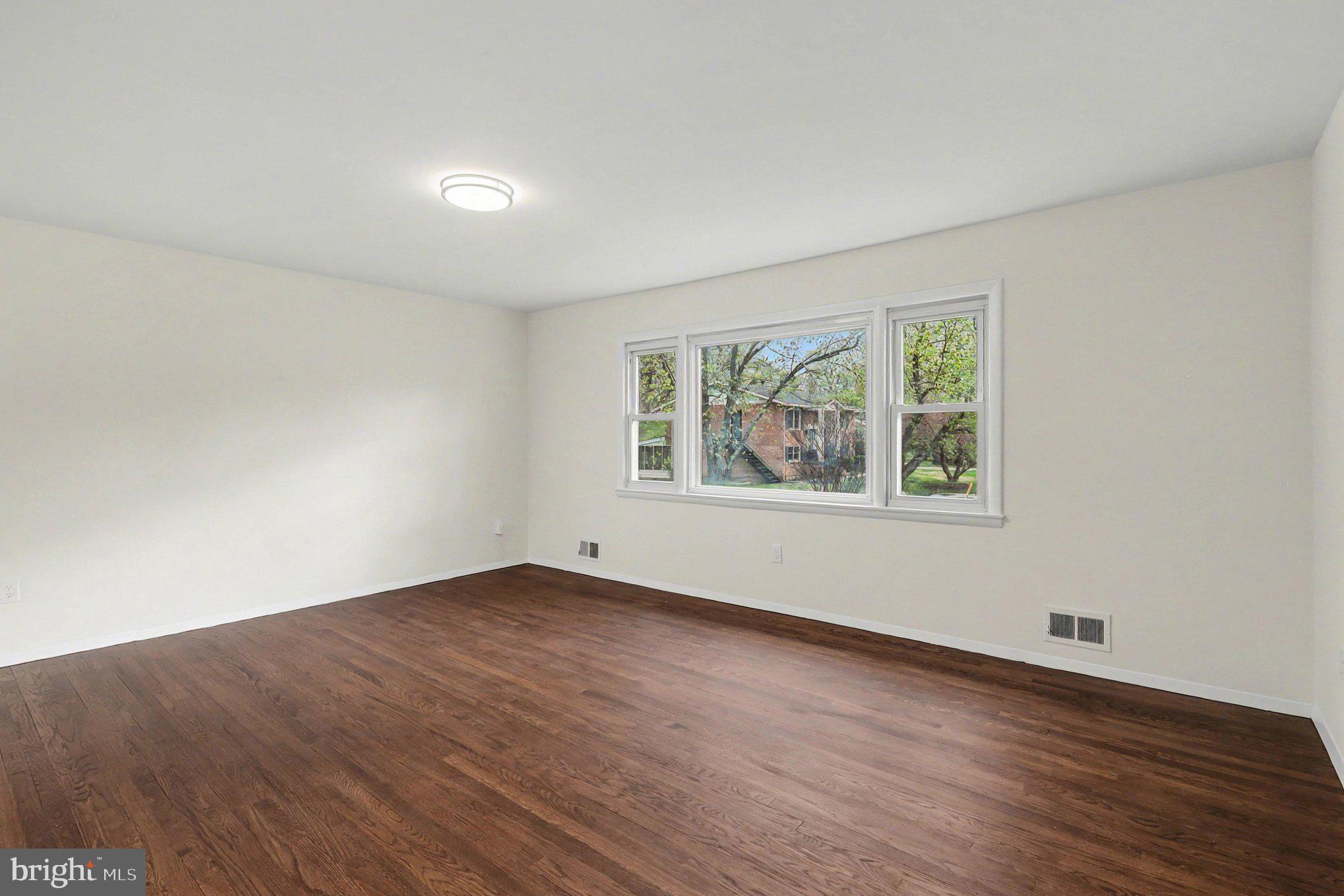 WHITFIELD GARDENS - Residential