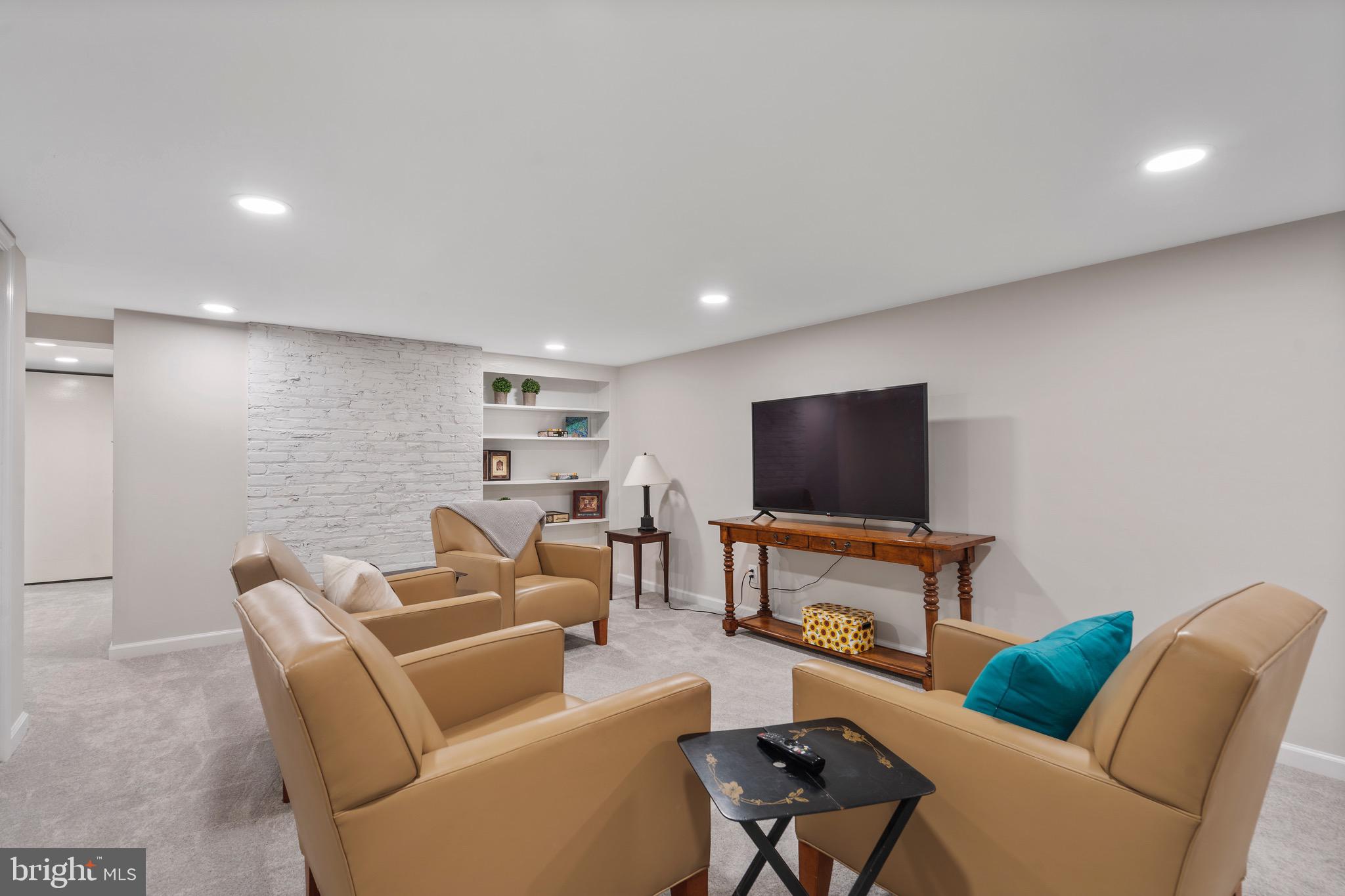 DOVER BALMORAL RIVERWOOD - Residential