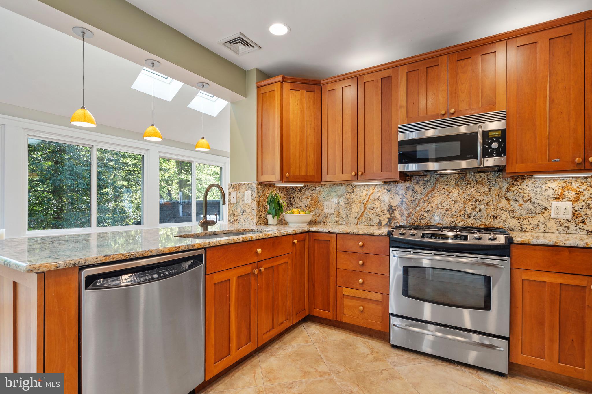 DOVER BALMORAL RIVERWOOD - Residential