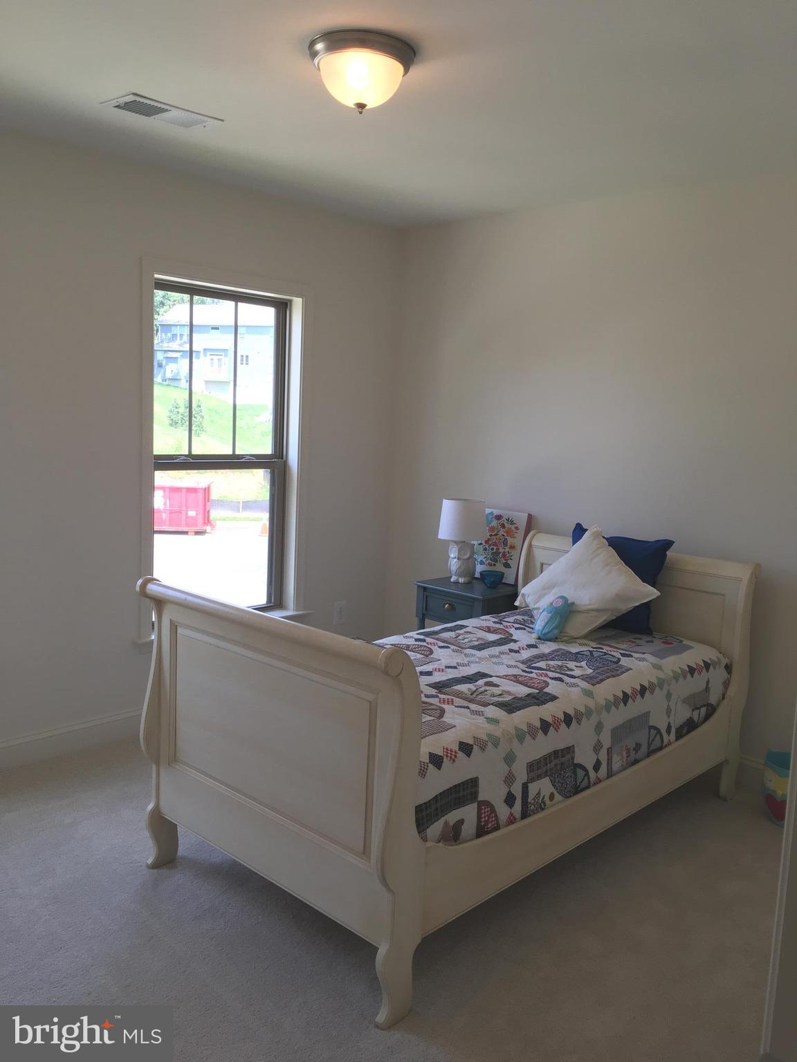 VALLEY VIEW ESTATES - Residential Lease