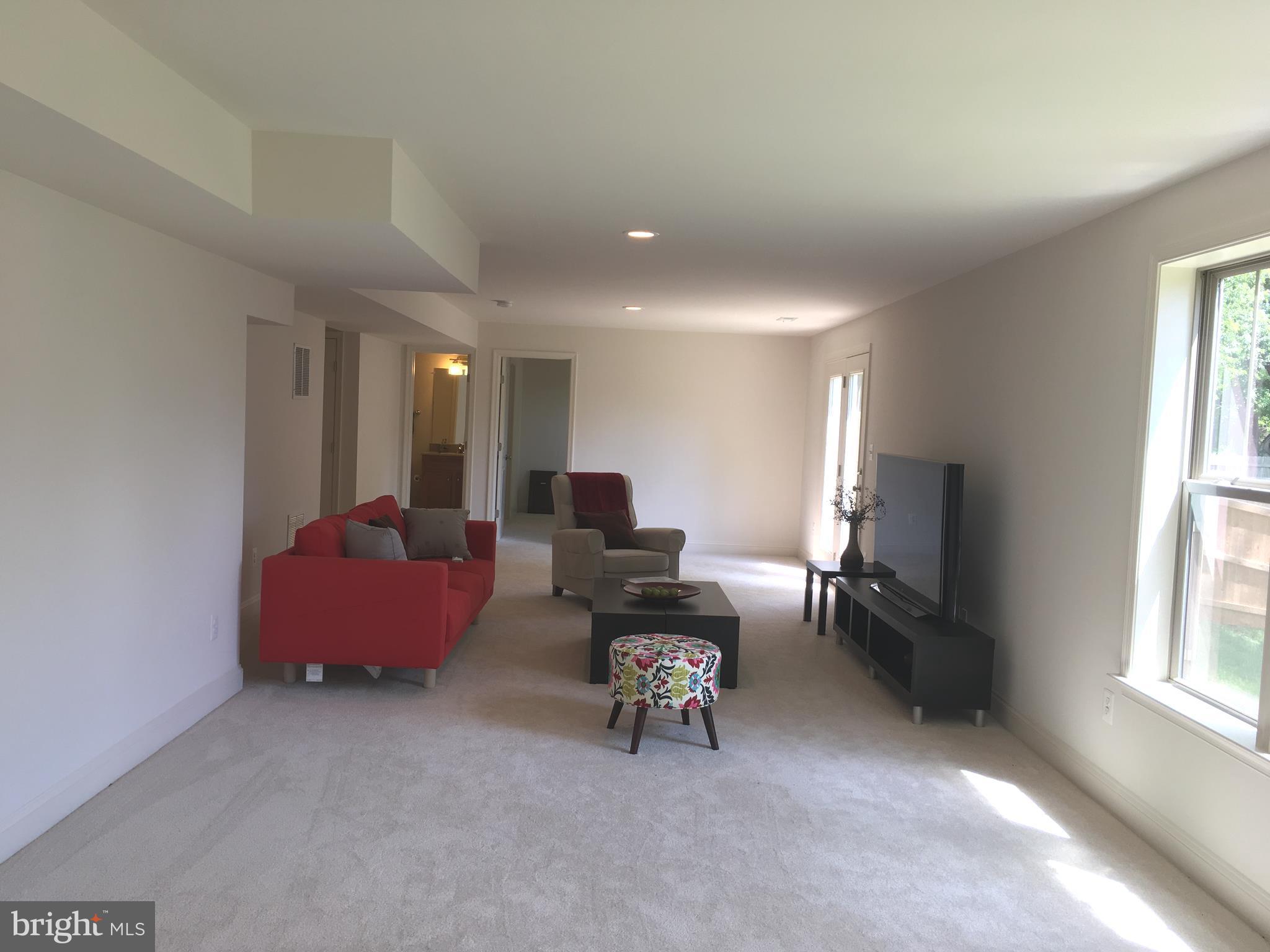 VALLEY VIEW ESTATES - Residential Lease