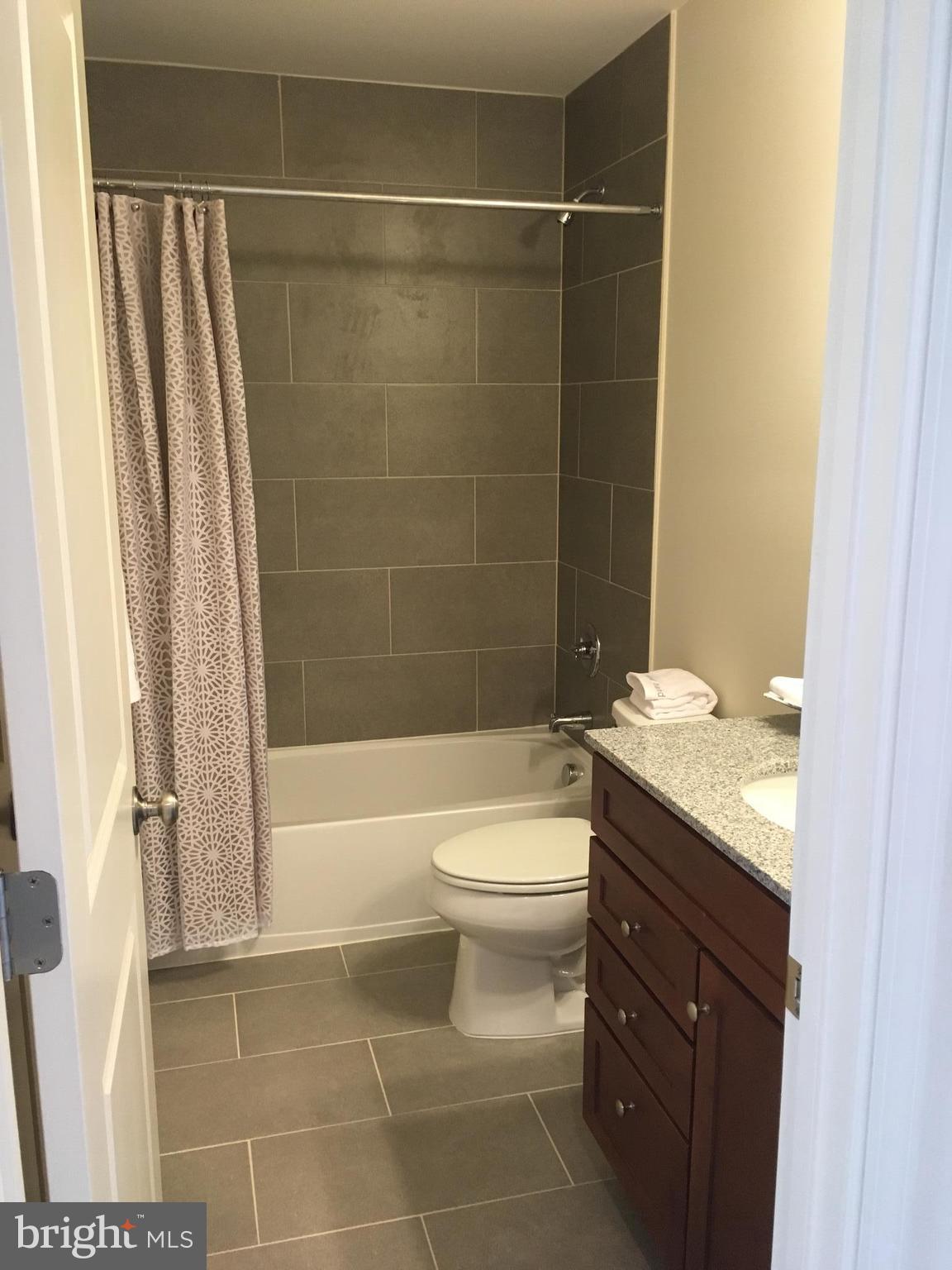 VALLEY VIEW ESTATES - Residential Lease