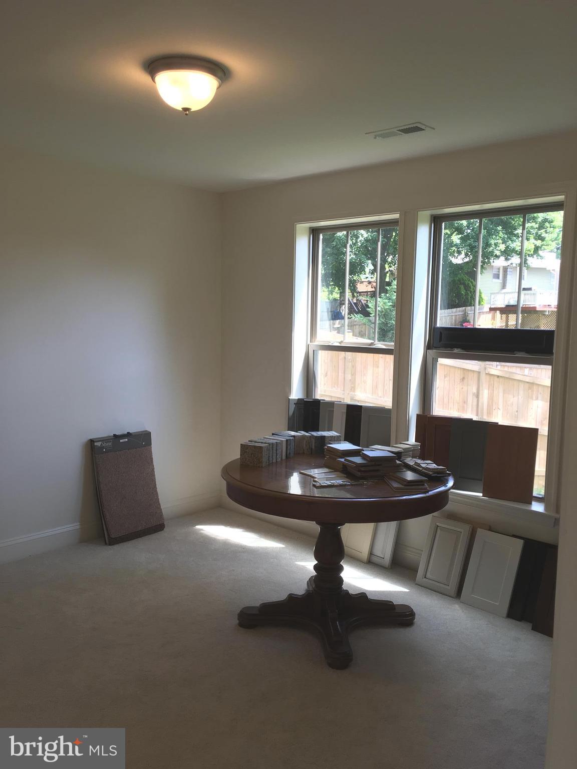 VALLEY VIEW ESTATES - Residential Lease