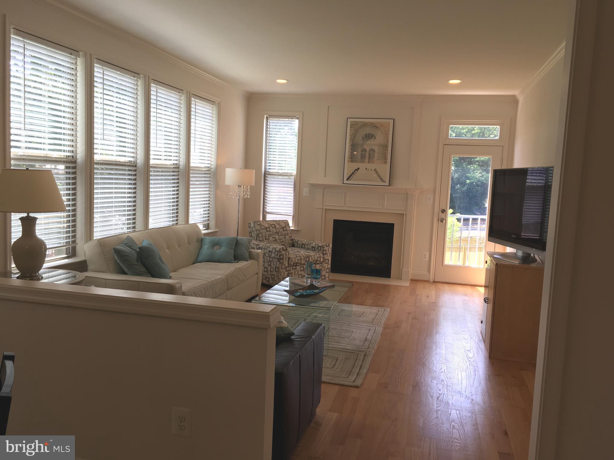 VALLEY VIEW ESTATES - Residential Lease