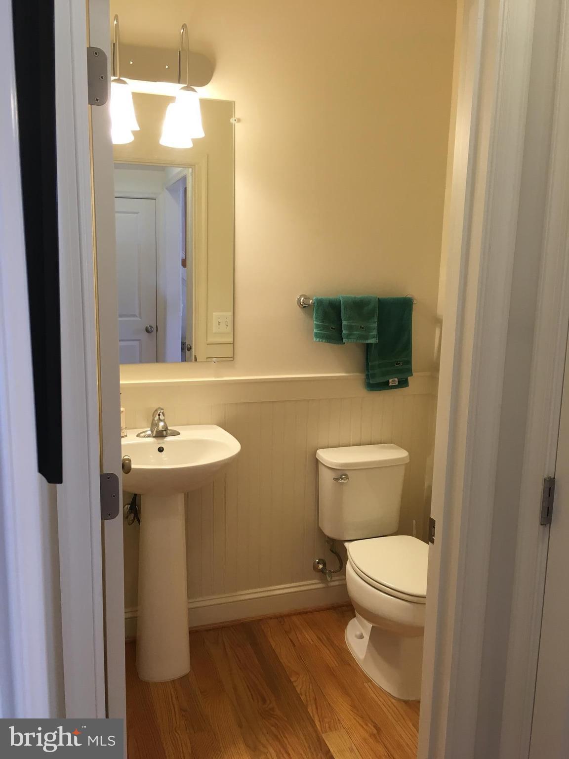 VALLEY VIEW ESTATES - Residential Lease