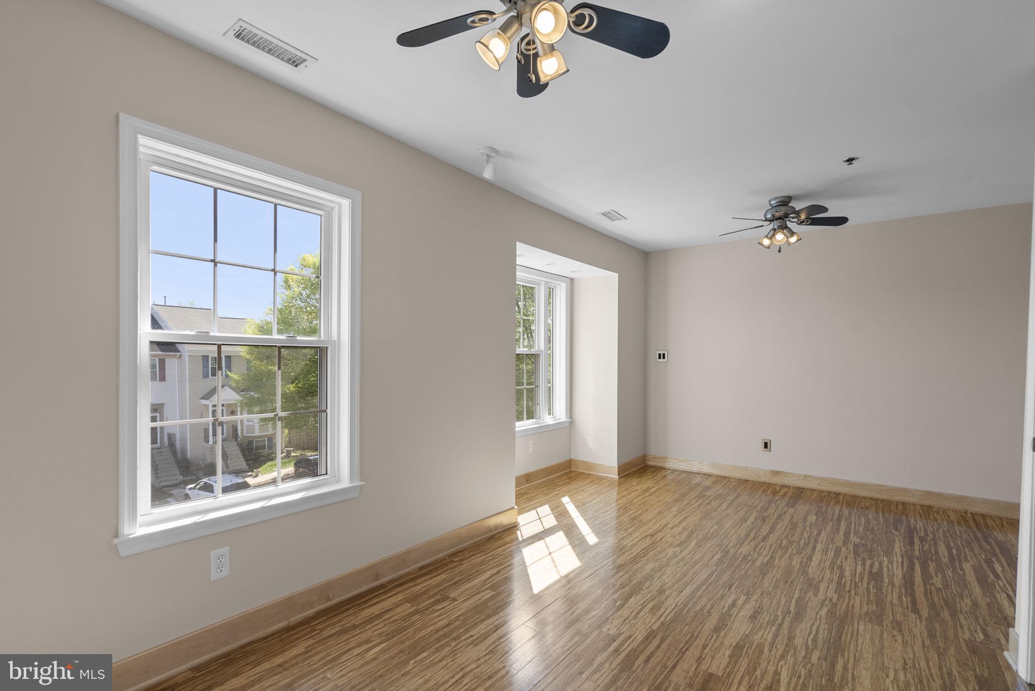 RIDGE COMMONS - Residential