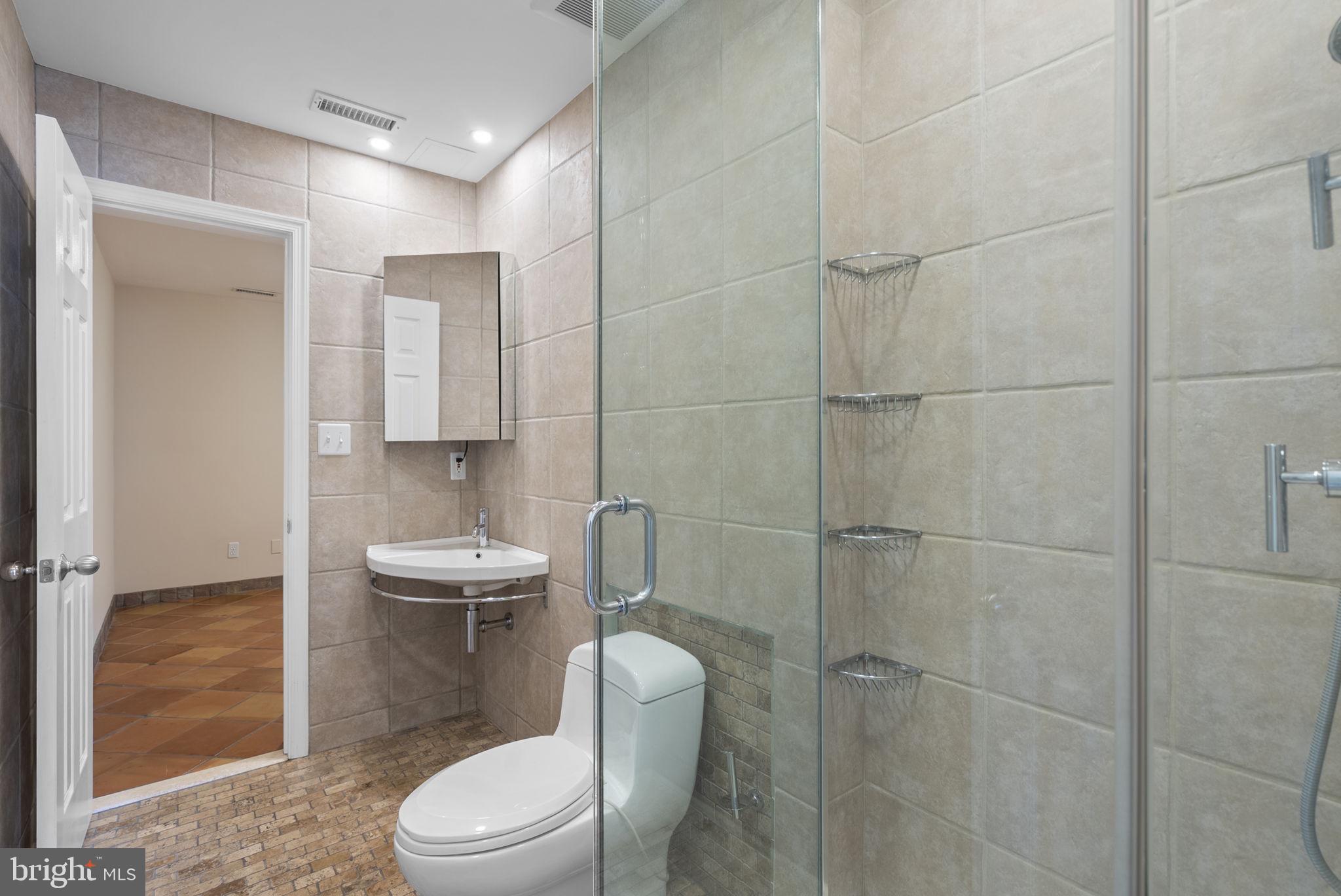 RIDGE COMMONS - Residential