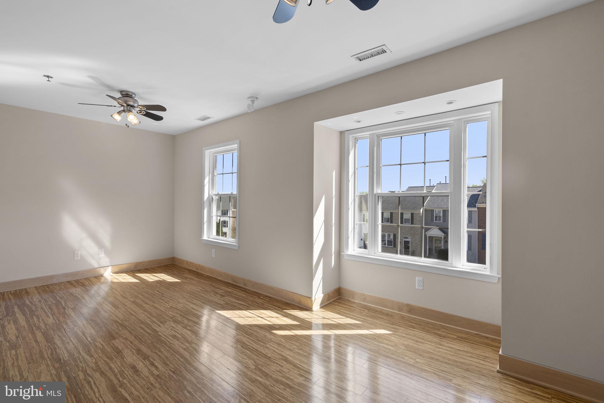 RIDGE COMMONS - Residential