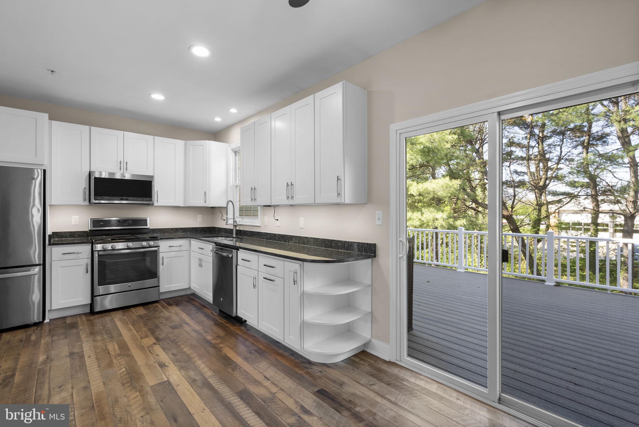 RIDGE COMMONS - Residential