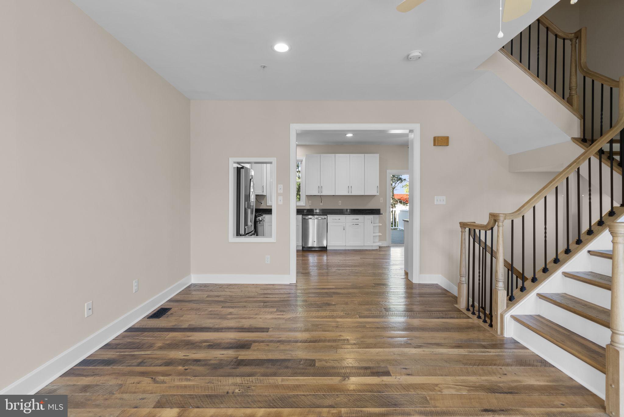 RIDGE COMMONS - Residential