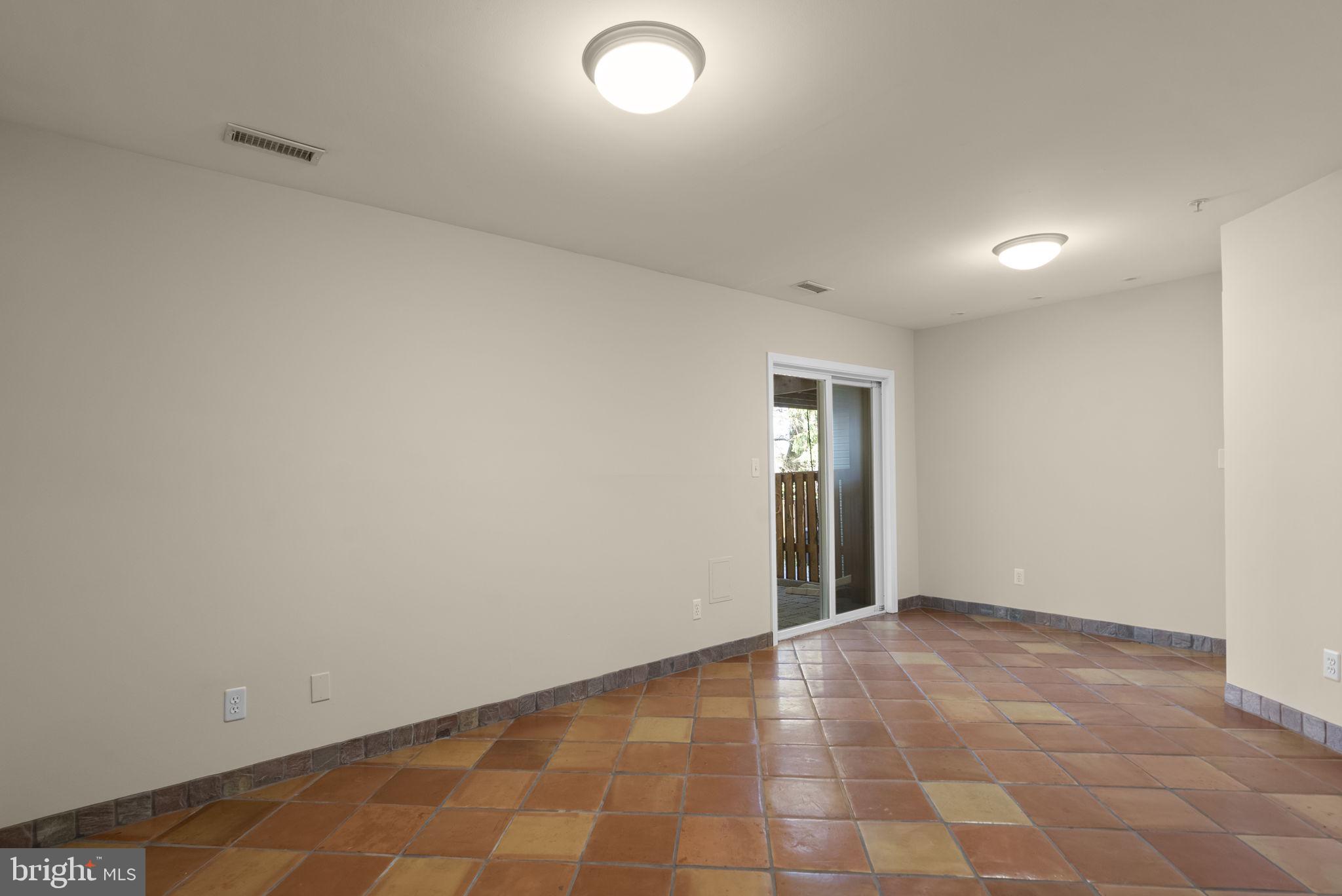 RIDGE COMMONS - Residential