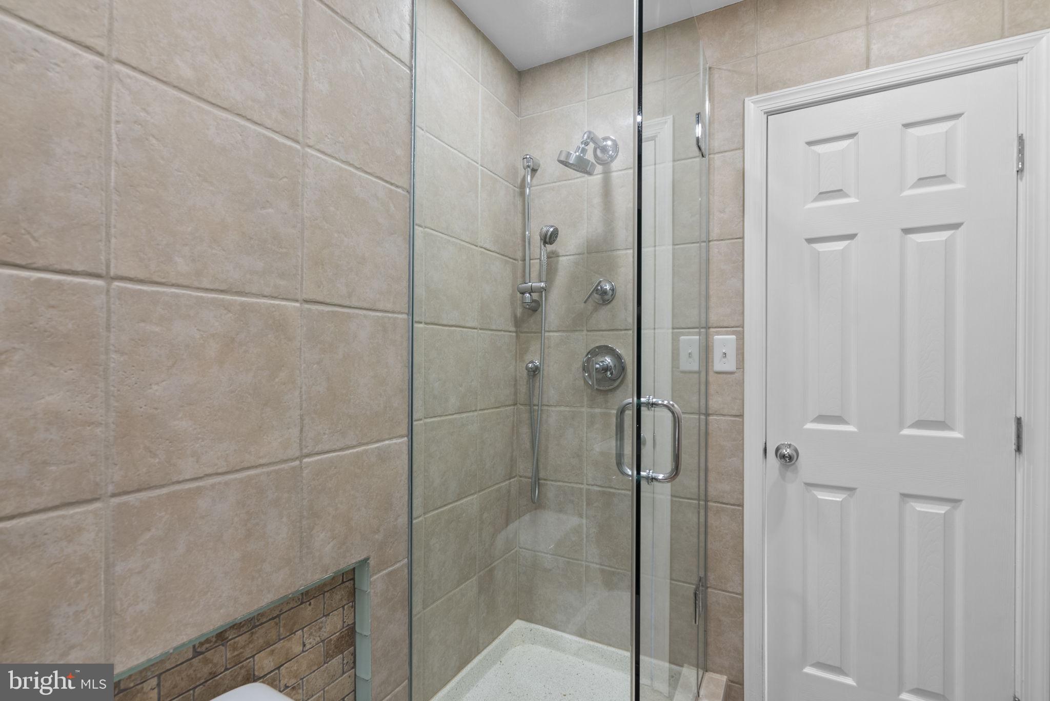 RIDGE COMMONS - Residential