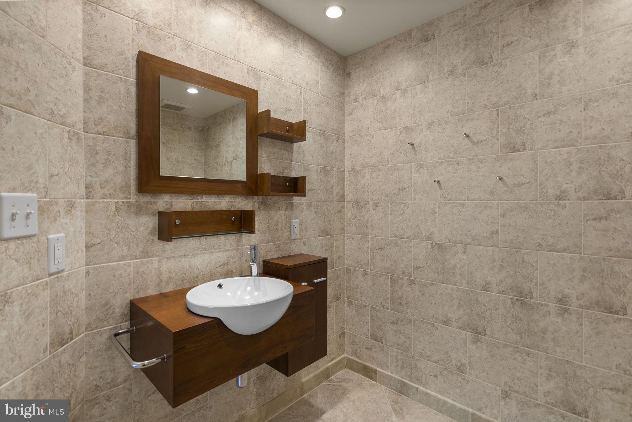 RIDGE COMMONS - Residential