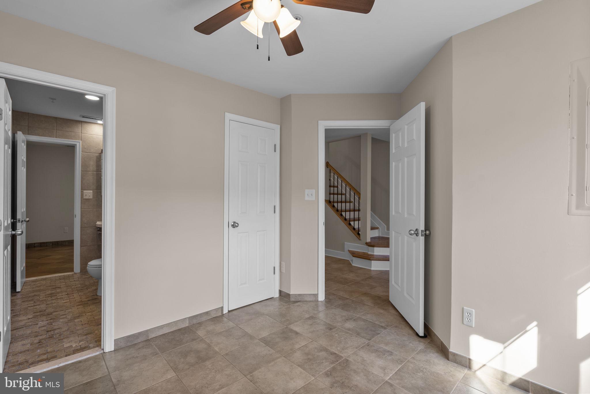 RIDGE COMMONS - Residential