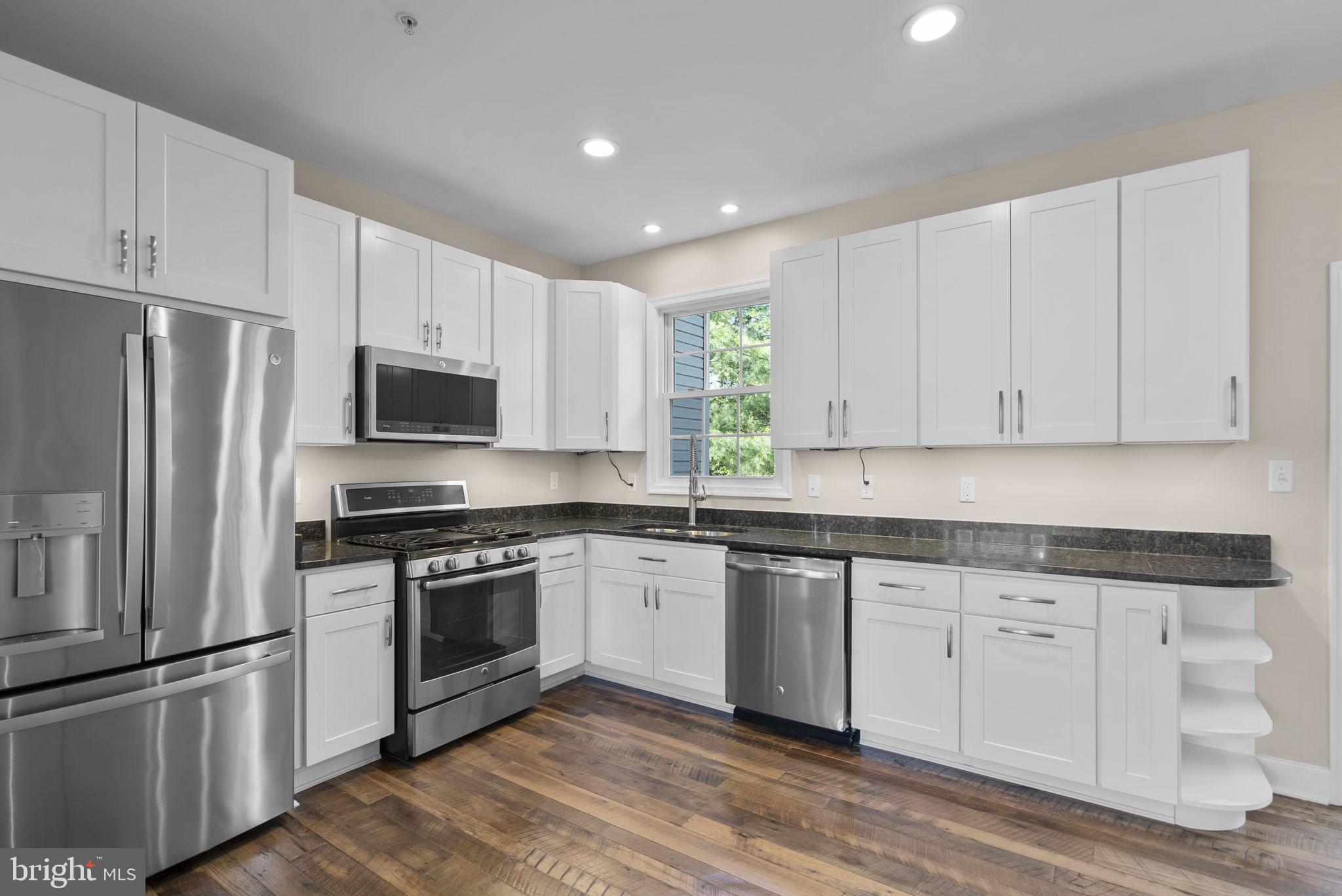 RIDGE COMMONS - Residential