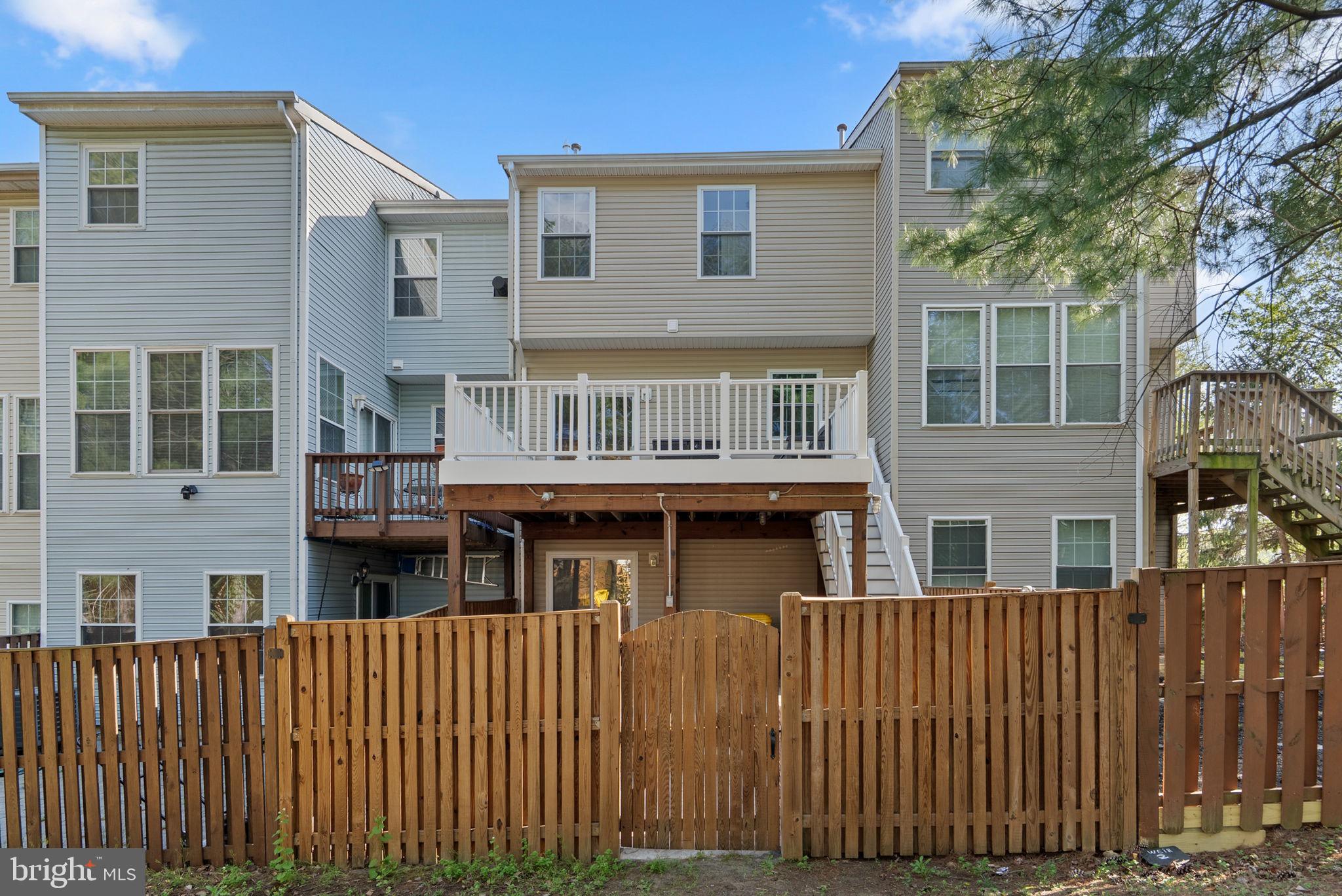 RIDGE COMMONS - Residential