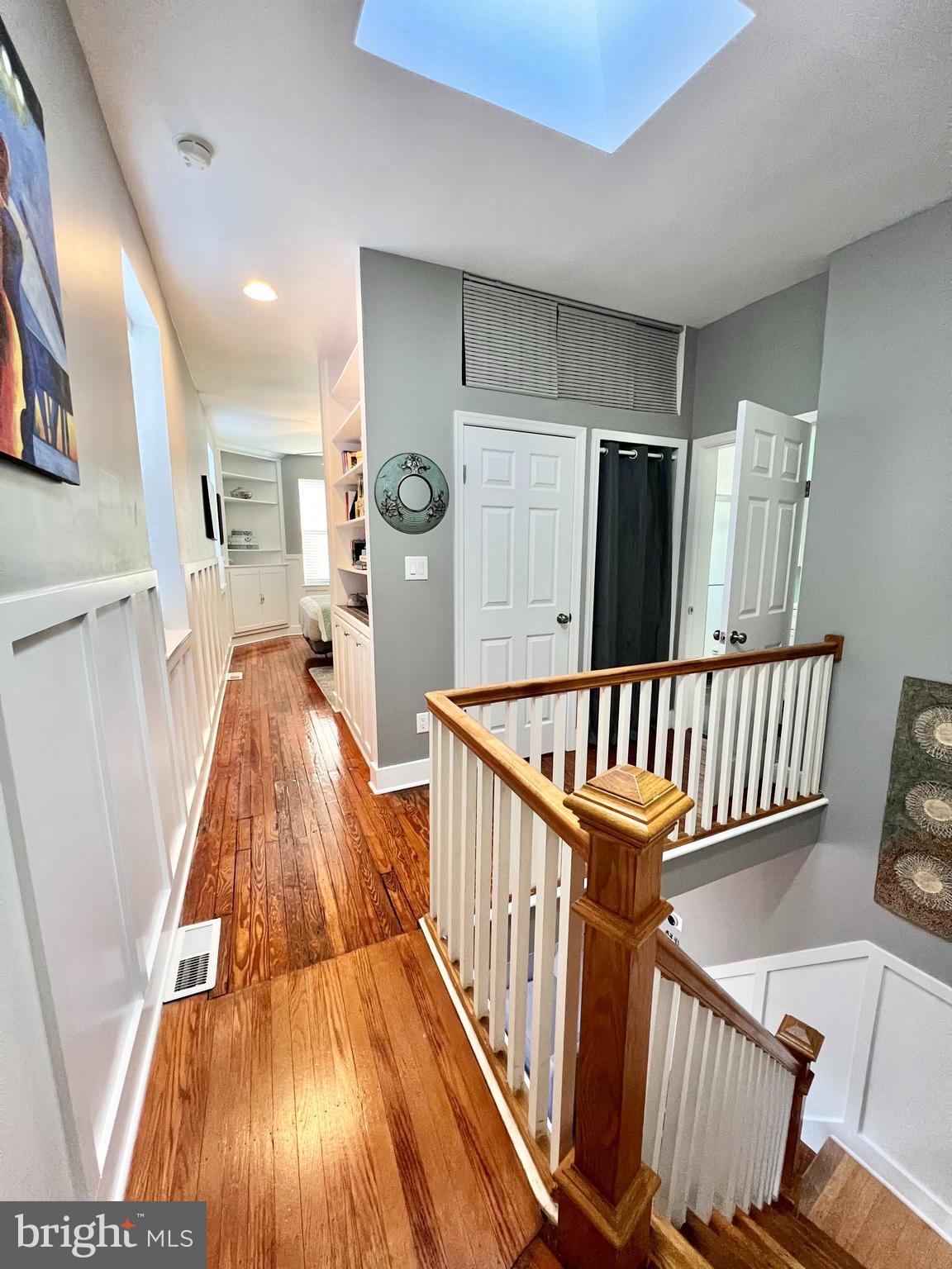 QUEEN VILLAGE - Residential