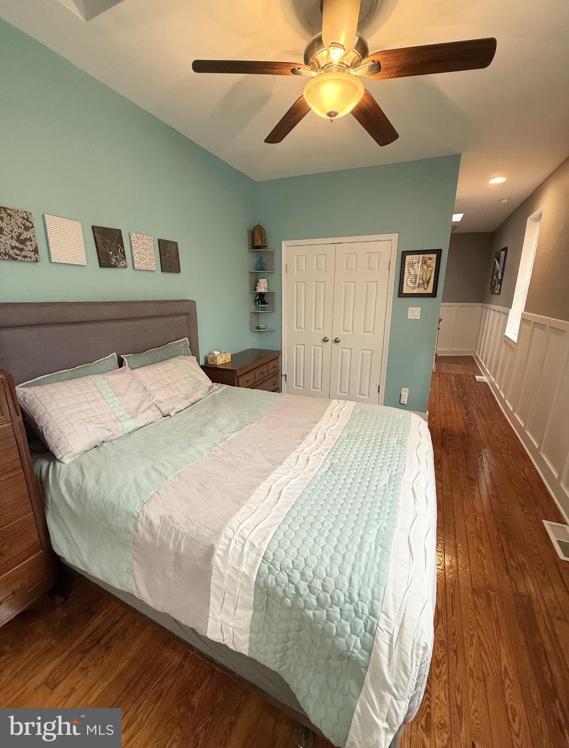 QUEEN VILLAGE - Residential