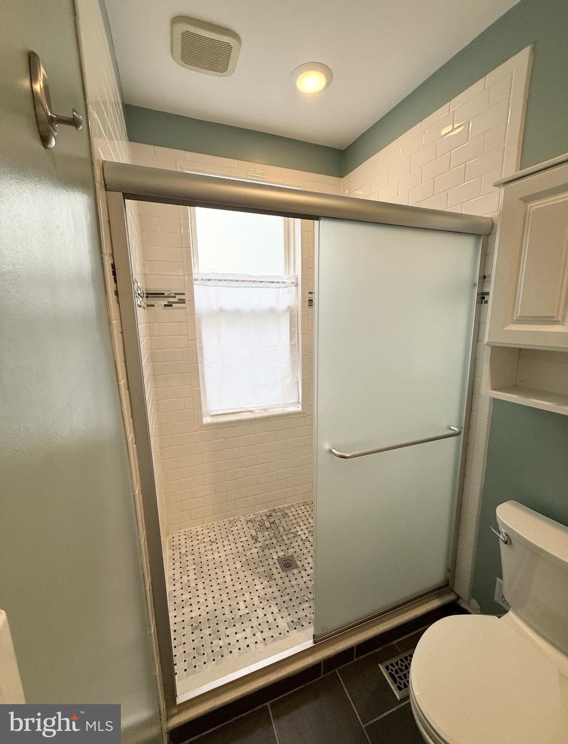 QUEEN VILLAGE - Residential