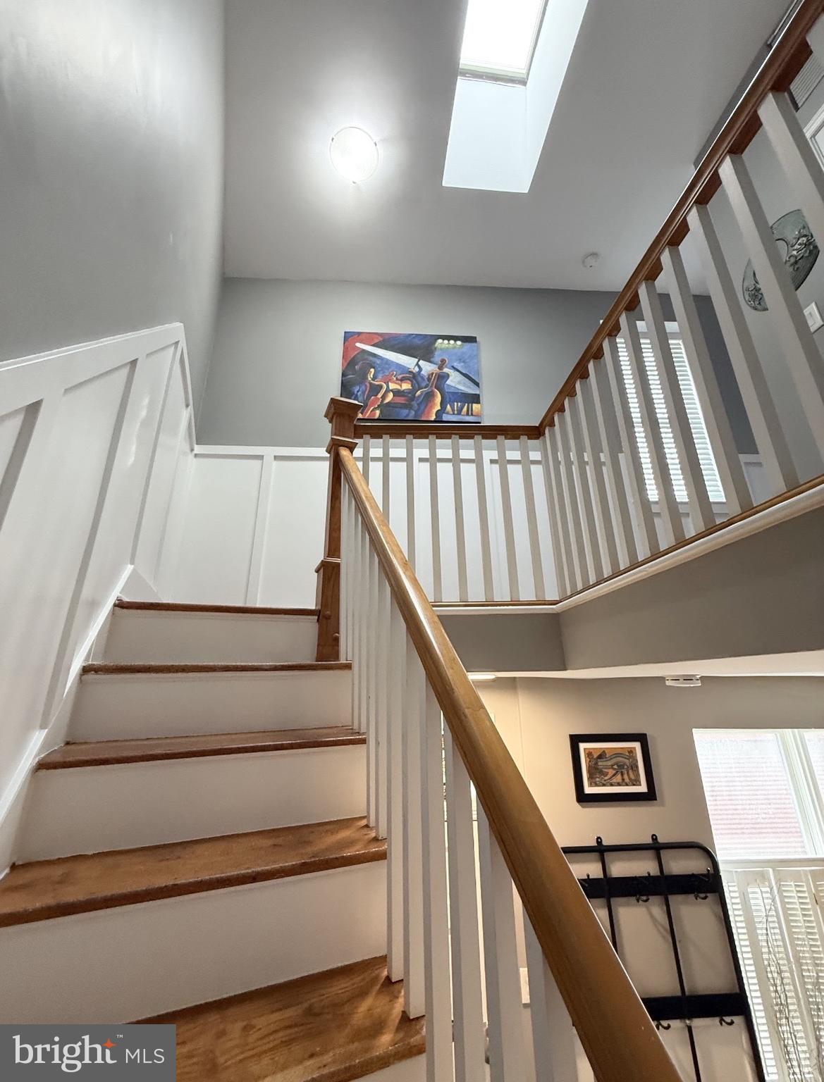 QUEEN VILLAGE - Residential