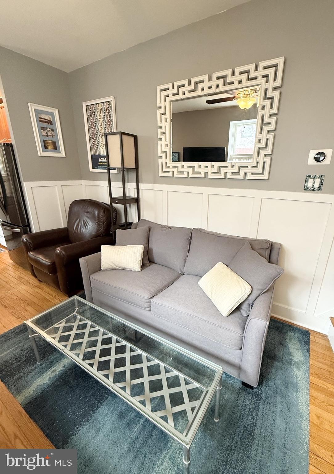 QUEEN VILLAGE - Residential