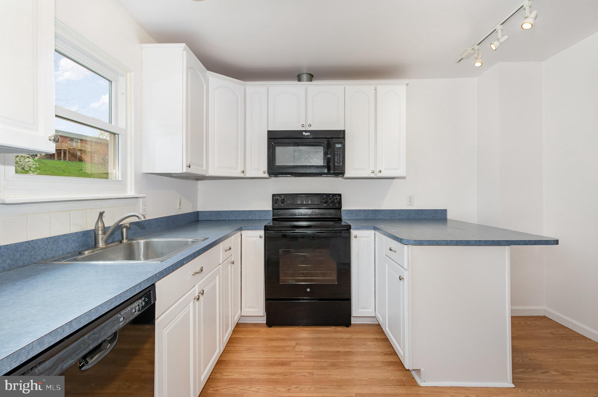 ROLLING RIDGE - Residential