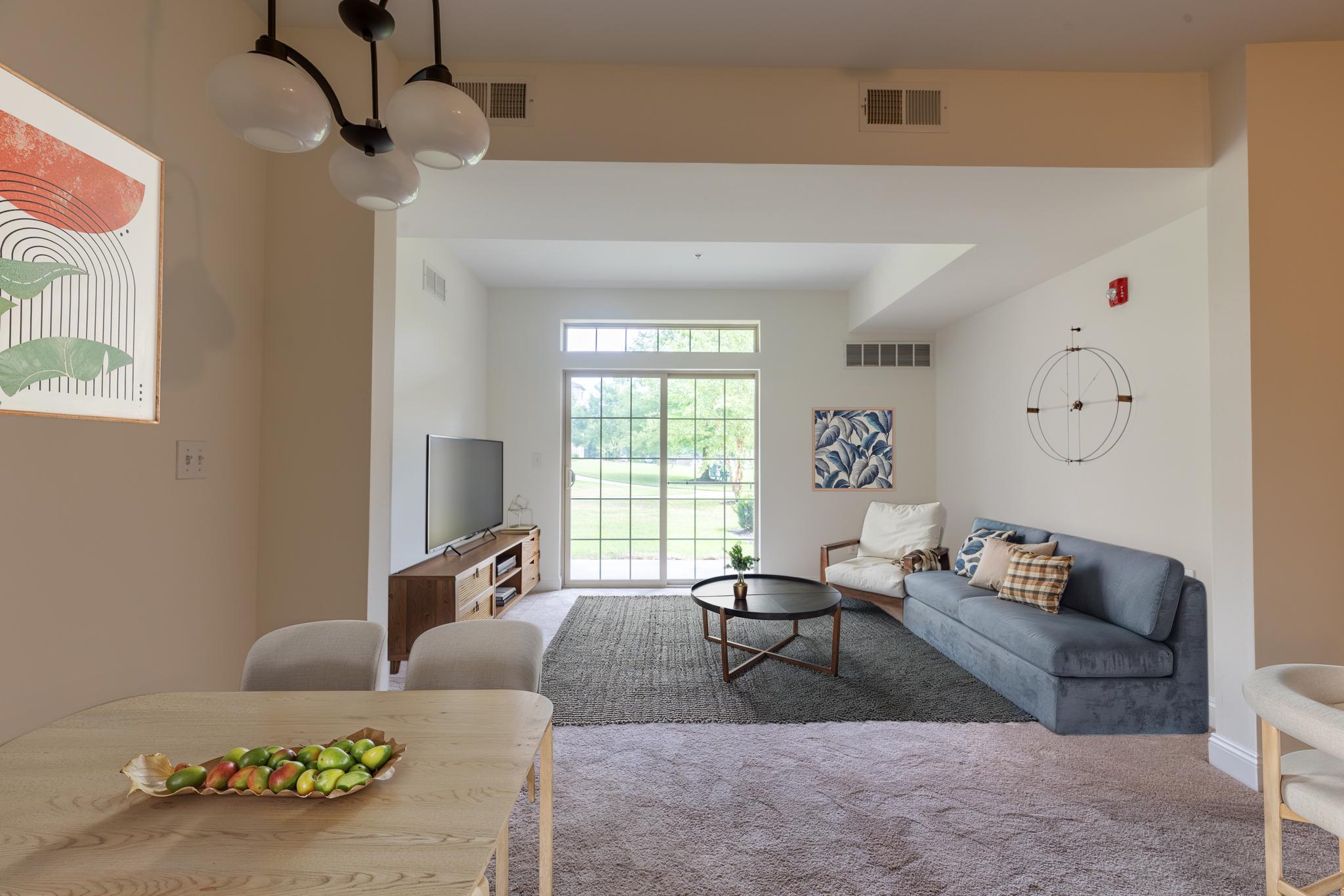 2000 FOUNTAINVIEW CIRCLE 2108