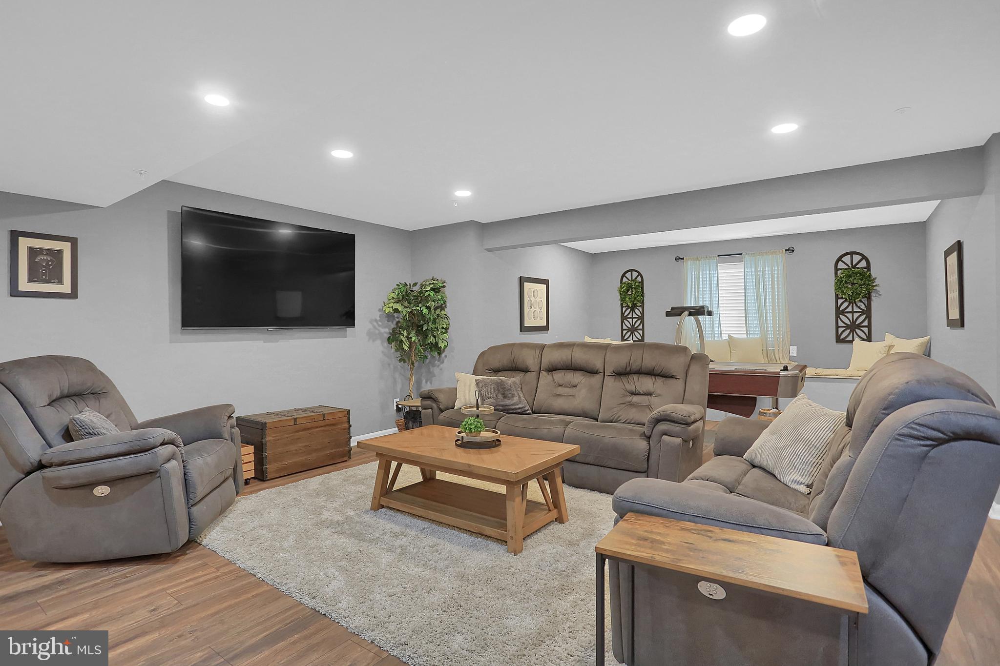 WEST FIELDS - Residential