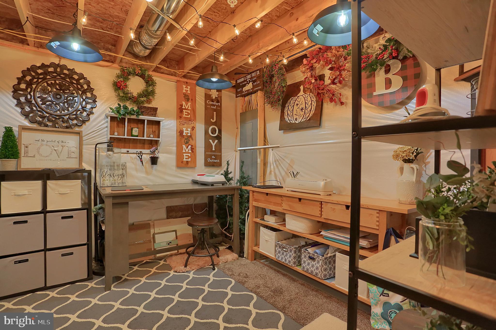 WEST FIELDS - Residential