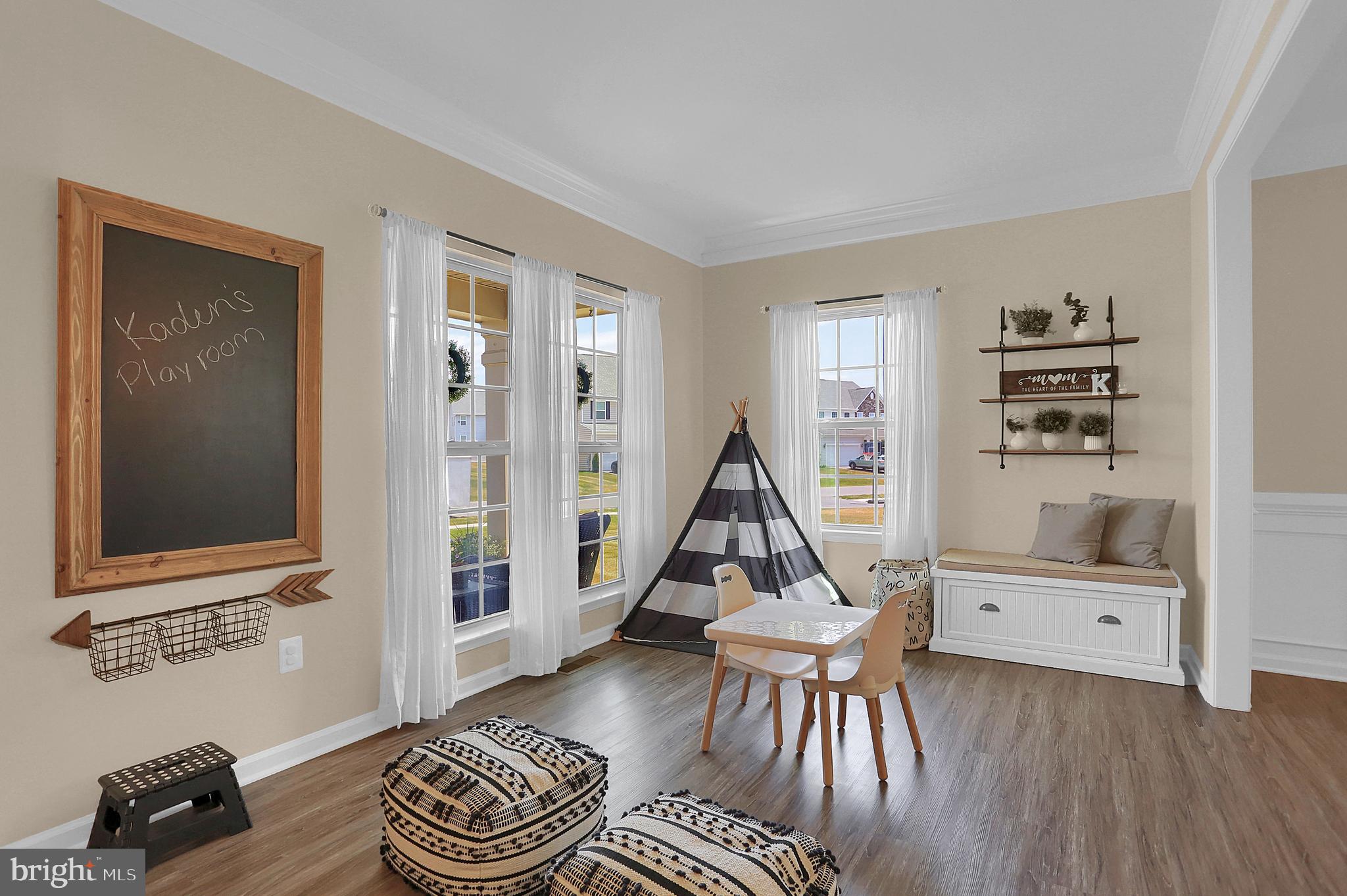 WEST FIELDS - Residential