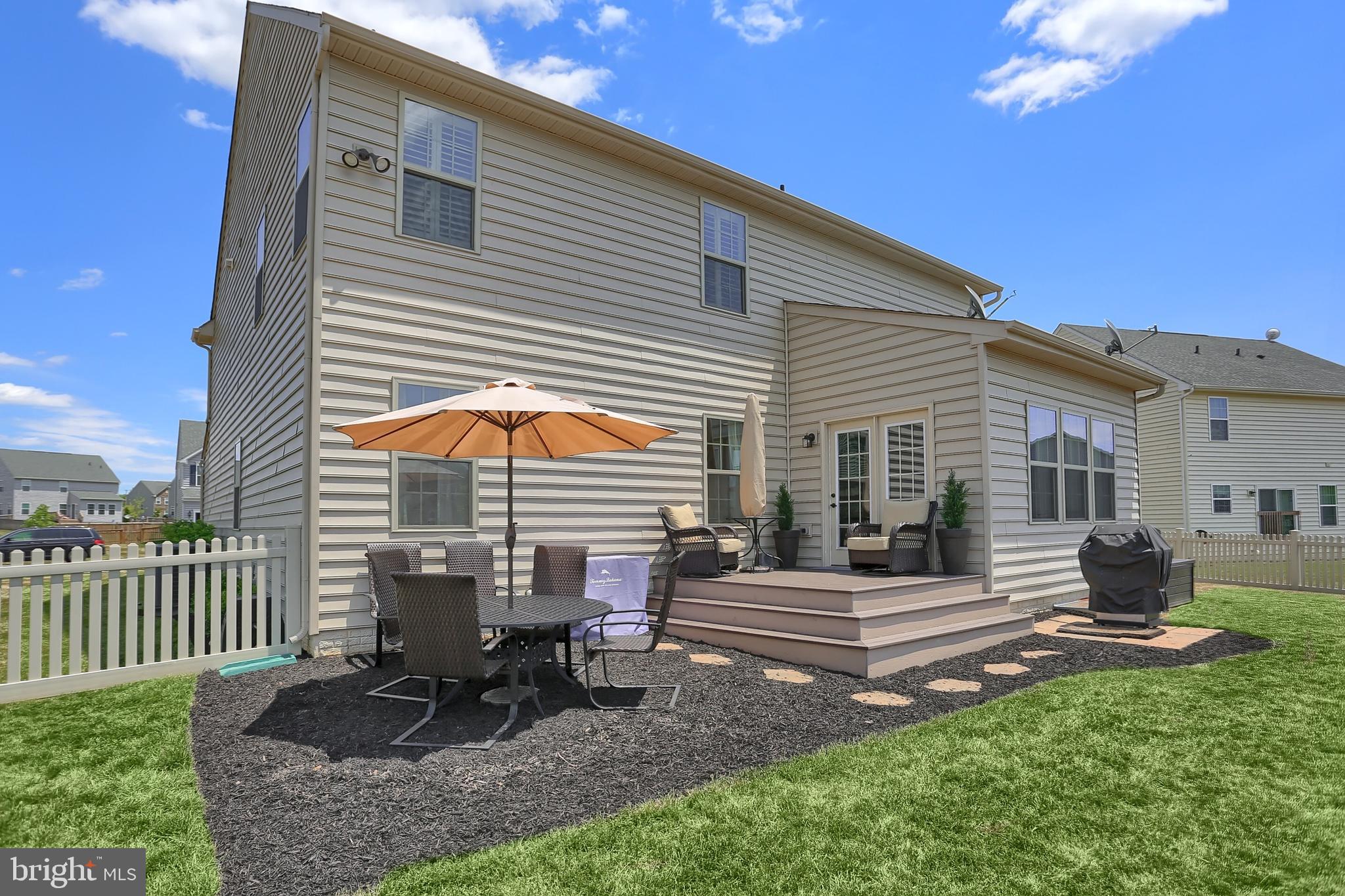 WEST FIELDS - Residential