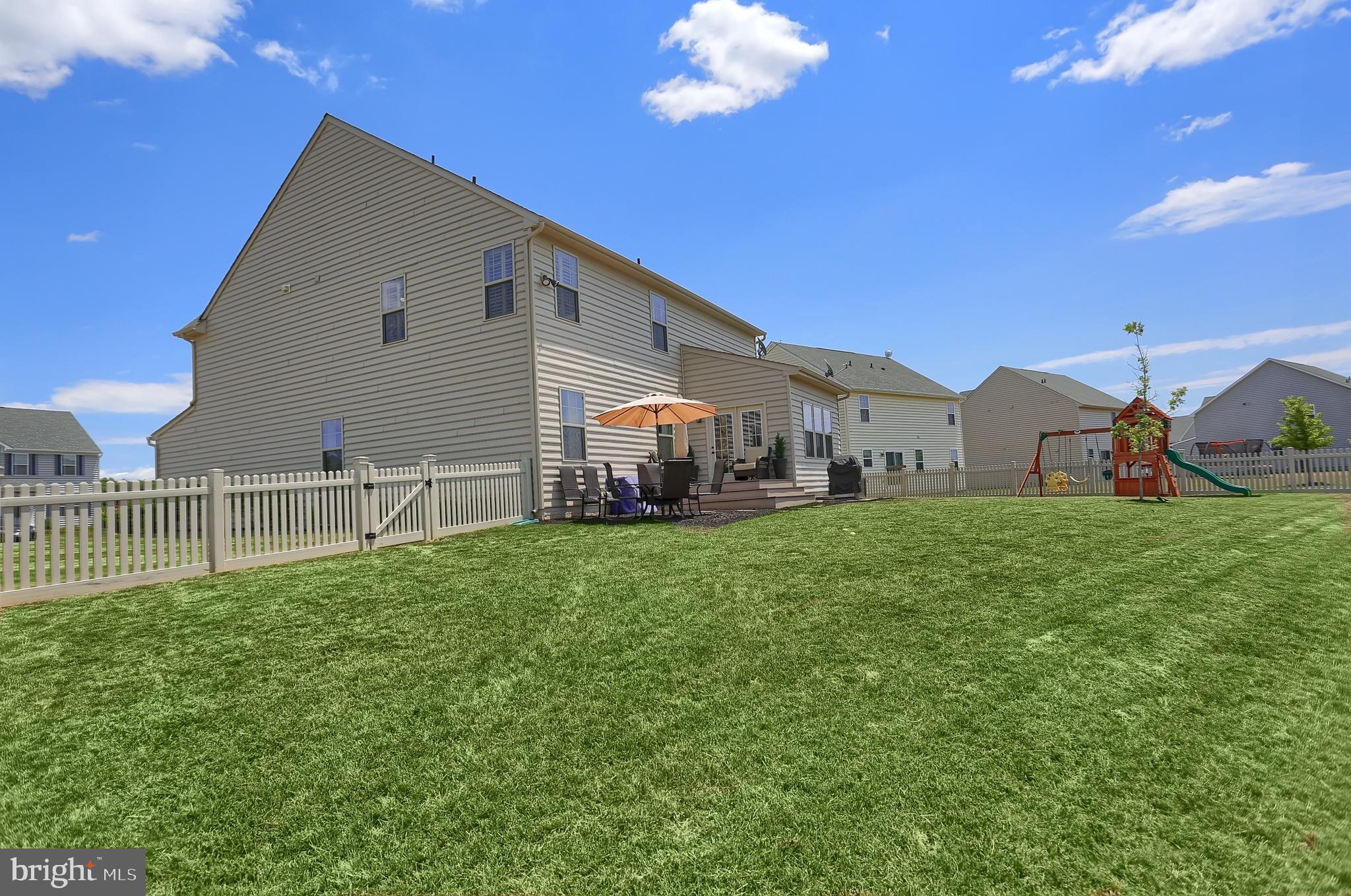 WEST FIELDS - Residential