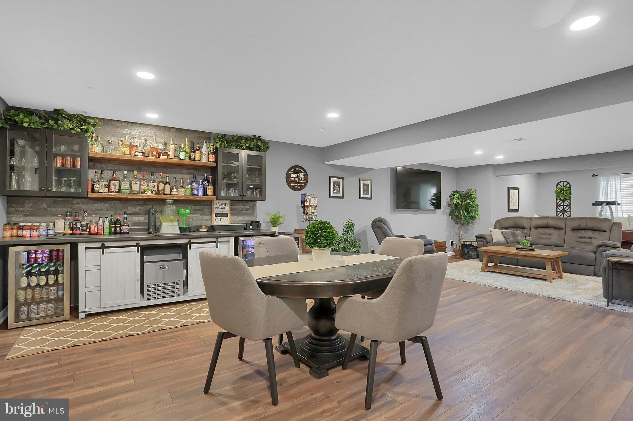 WEST FIELDS - Residential