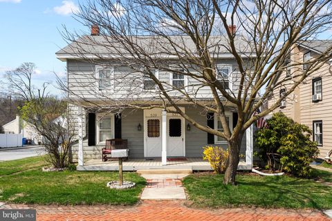537-539 W 1ST AVENUE PARKESBURG PA 19365