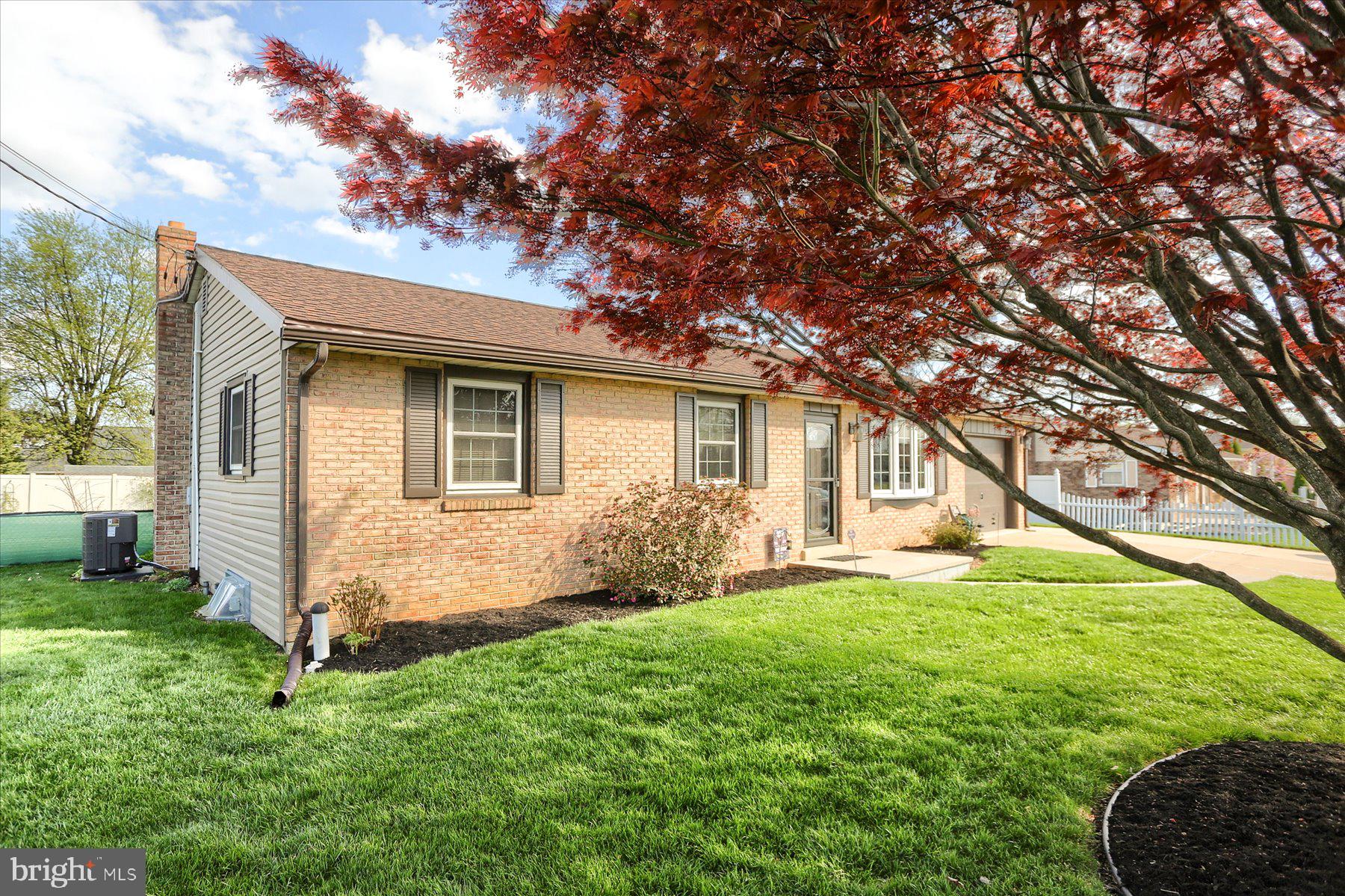 1636 GREENWOOD DRIVE