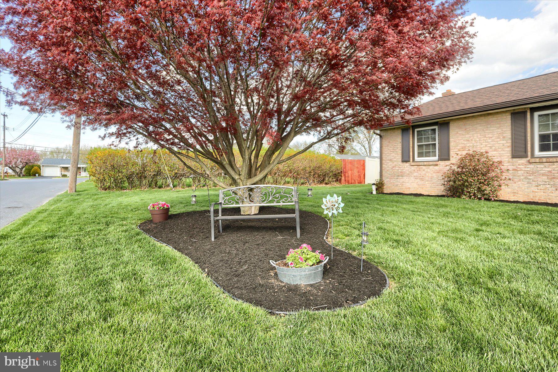 1636 GREENWOOD DRIVE