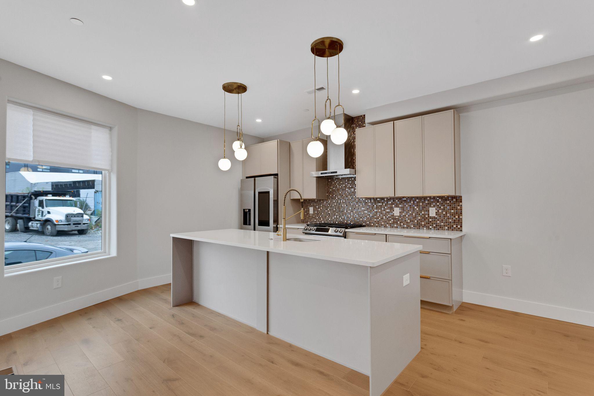 WEST KENSINGTON - Residential