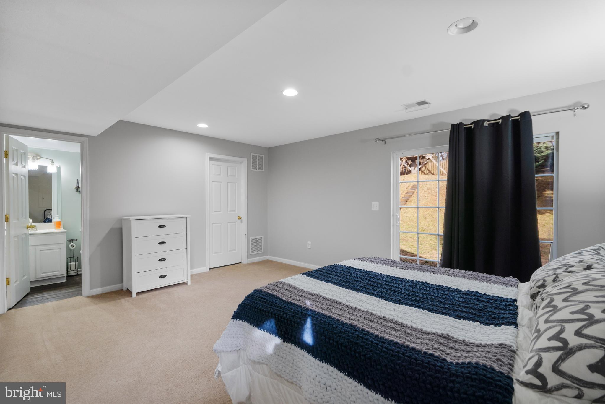 HOMEPLACE ON PELHAMS REACH - Residential