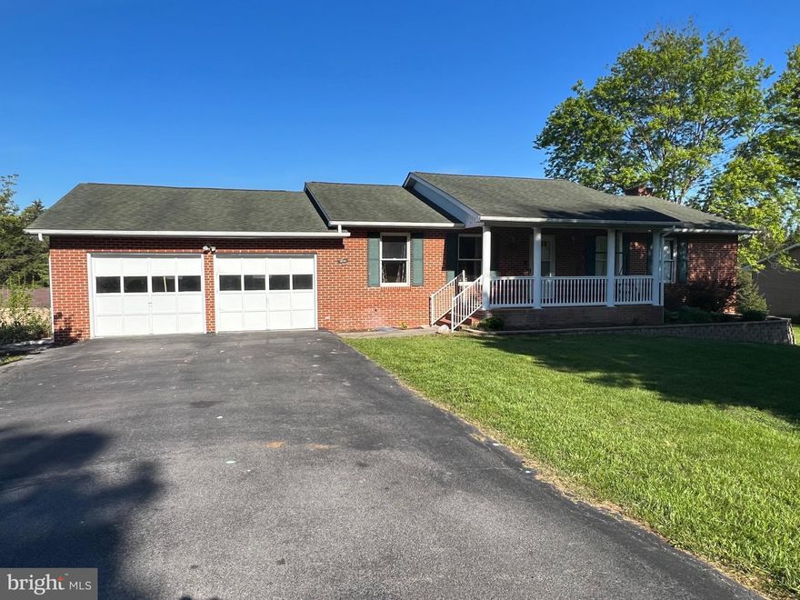 ALL BRICK RANCH HOME WITH  3 BEDROOM, 3 BATHS, ALL SITTING ON APPX 1/2 ACRE IN A BEAUTIFUL ESTABLISHED NEIGHBORHOOD ALL CLOSE TO  GOOD COMMUTING ROUTES. THE MAIN LEVEL OFFERS A BRIGHT KITCHEN, LIVING AND DINING AREAS AND LOTS OF WOOD FLOORS. THE FINISHED BASEMENT OFFERS A LARGE FAMILY ROOM WITH COZY WOOD BURNING FIREPLACE WITH FIREPLACE INSERT.  ADDITIONALLY THERE ARE  2 BONUS ROOMS IN THAT CAN BE USED AS  DEN, OFFICE, EXCERSISE ROOMS OR OTHER. ENJOY THE TWO TIER DECK WITH GAZEBO IN THE BACK FOR RELAXING OR FAMILY ENTERTAINMENT! PAVED DRIVEWAY & A OVERSIZED TWO CAR!